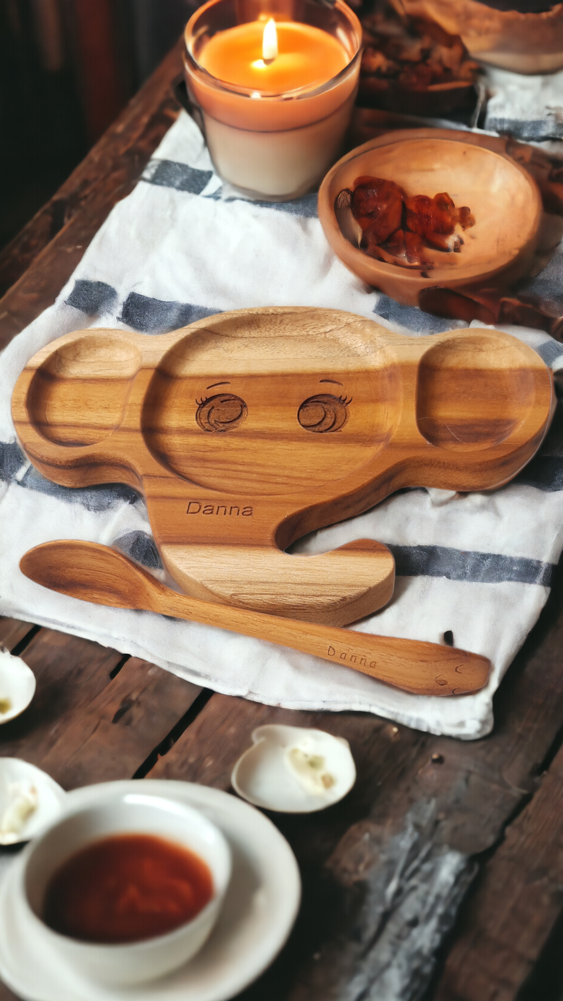 Plato madera Teca para bebe Elefante