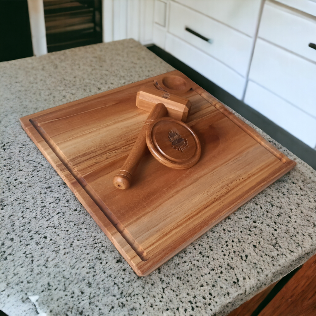 Tabla de Teca para Cocina Cangrejos con Mazo