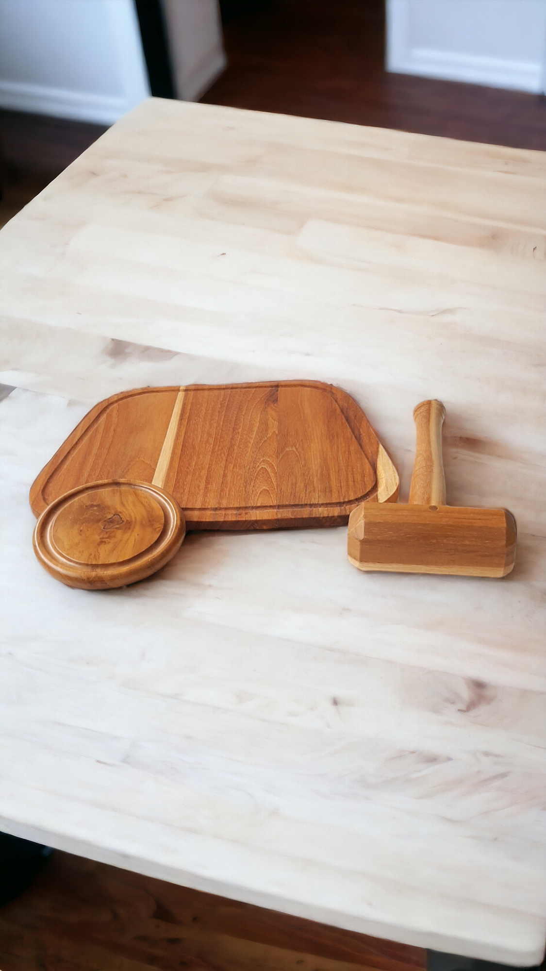 Set para Cangrejo Teca plato individual con mazo y posavasos destapador