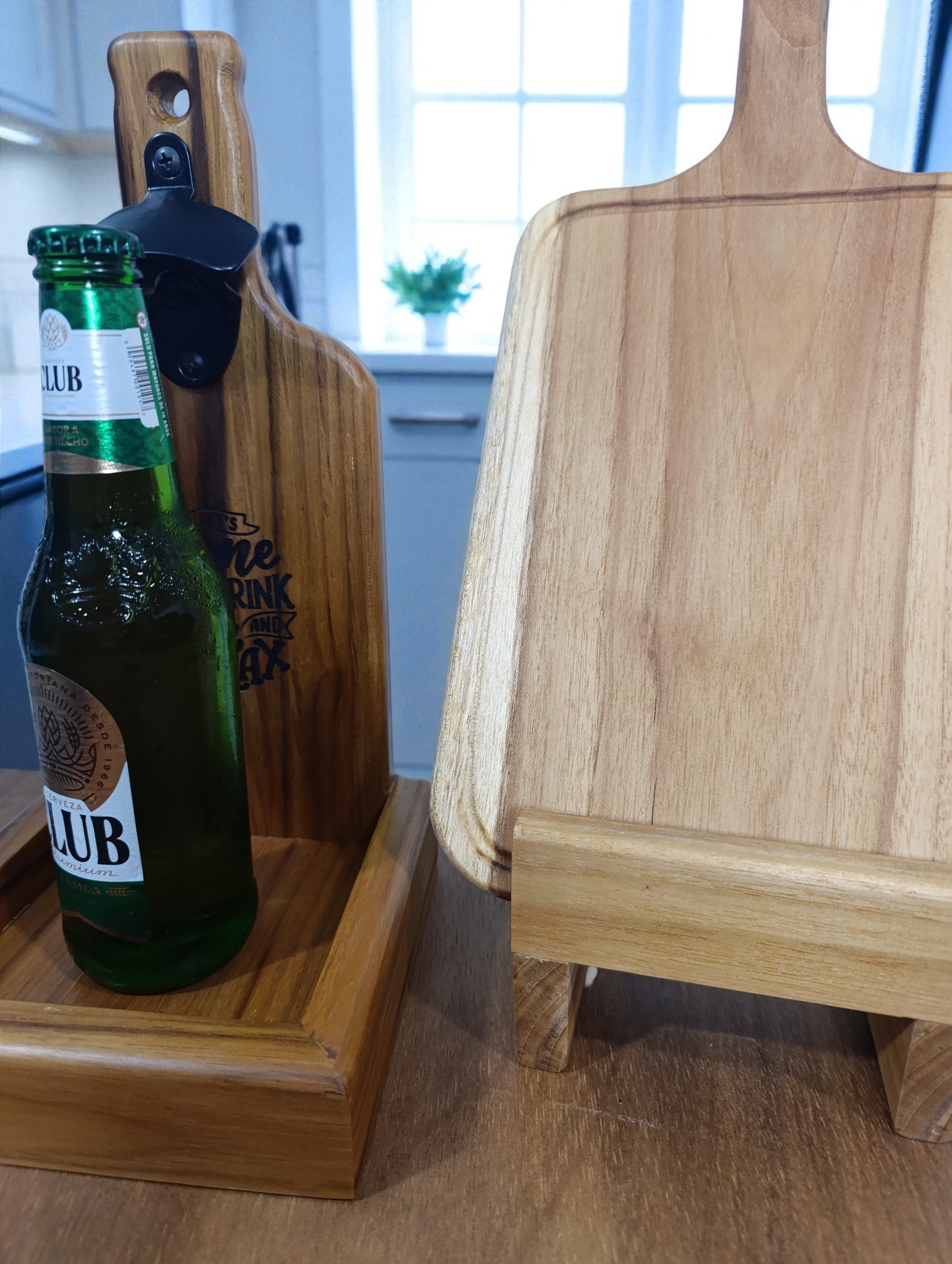 Set destapador en madera con caja para tapas corona más tabla de picar 🍺
