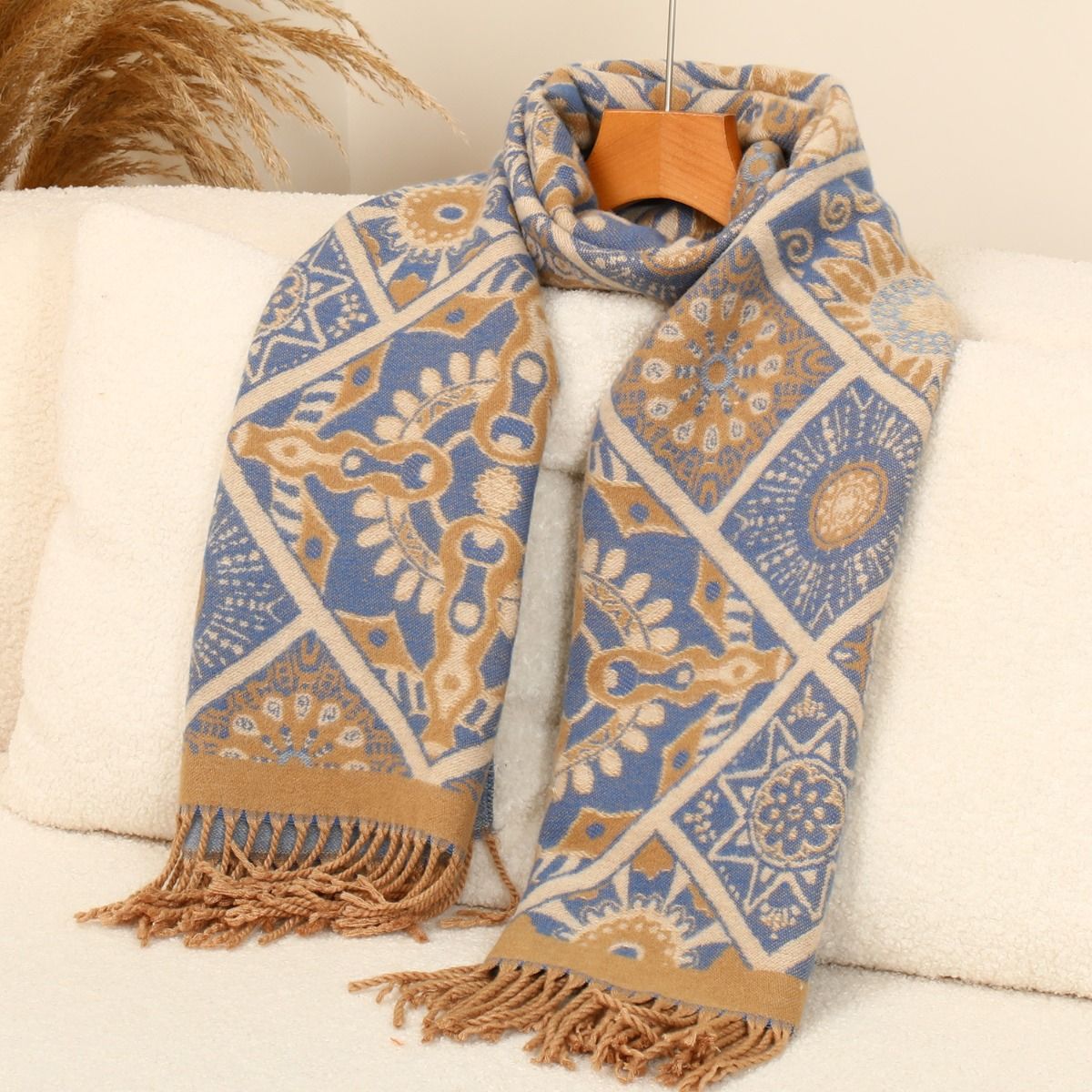 Elegant Bohemian Sunflower Wool mix Scarf in Beige/Camel