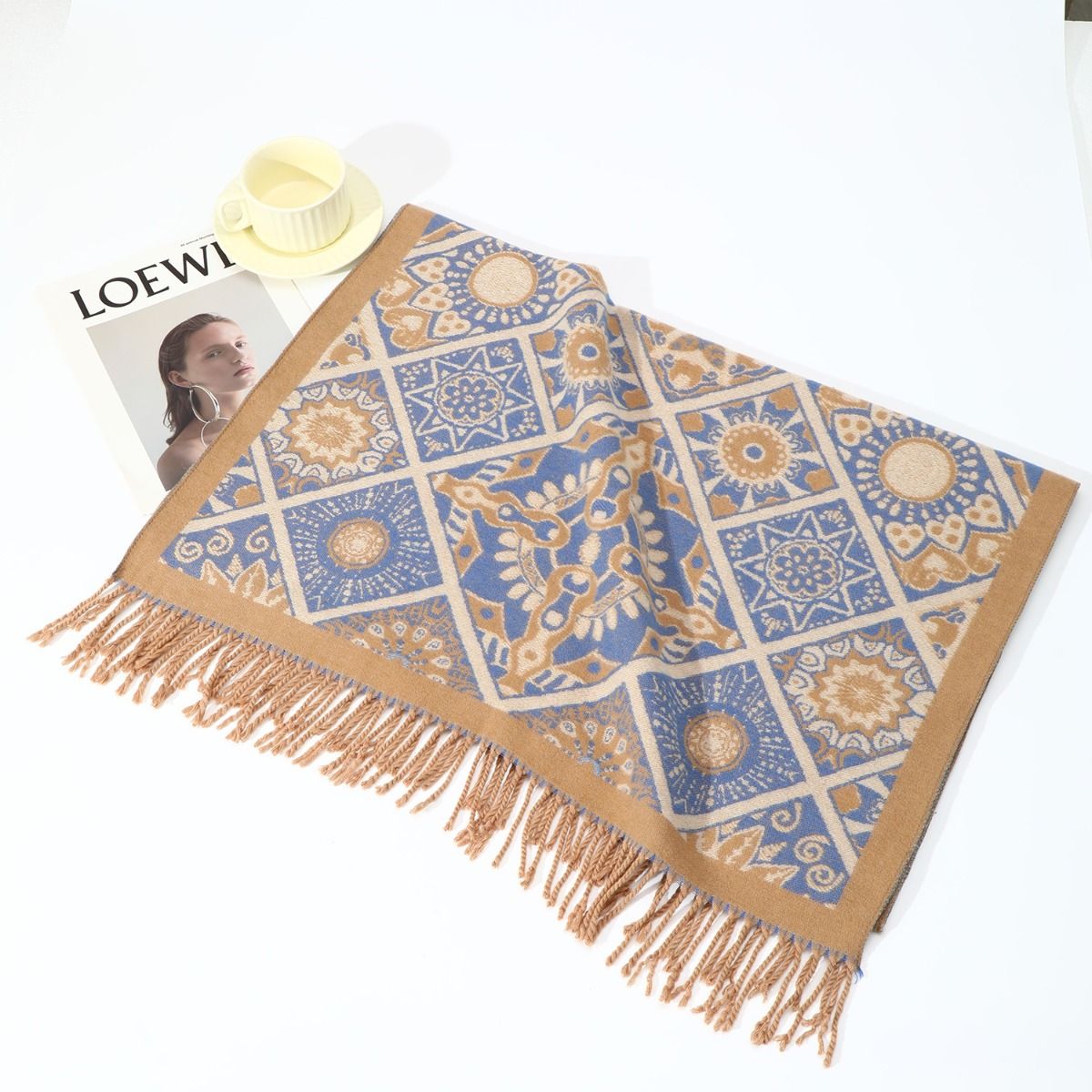 Elegant Bohemian Sunflower Wool mix Scarf in Beige/Camel