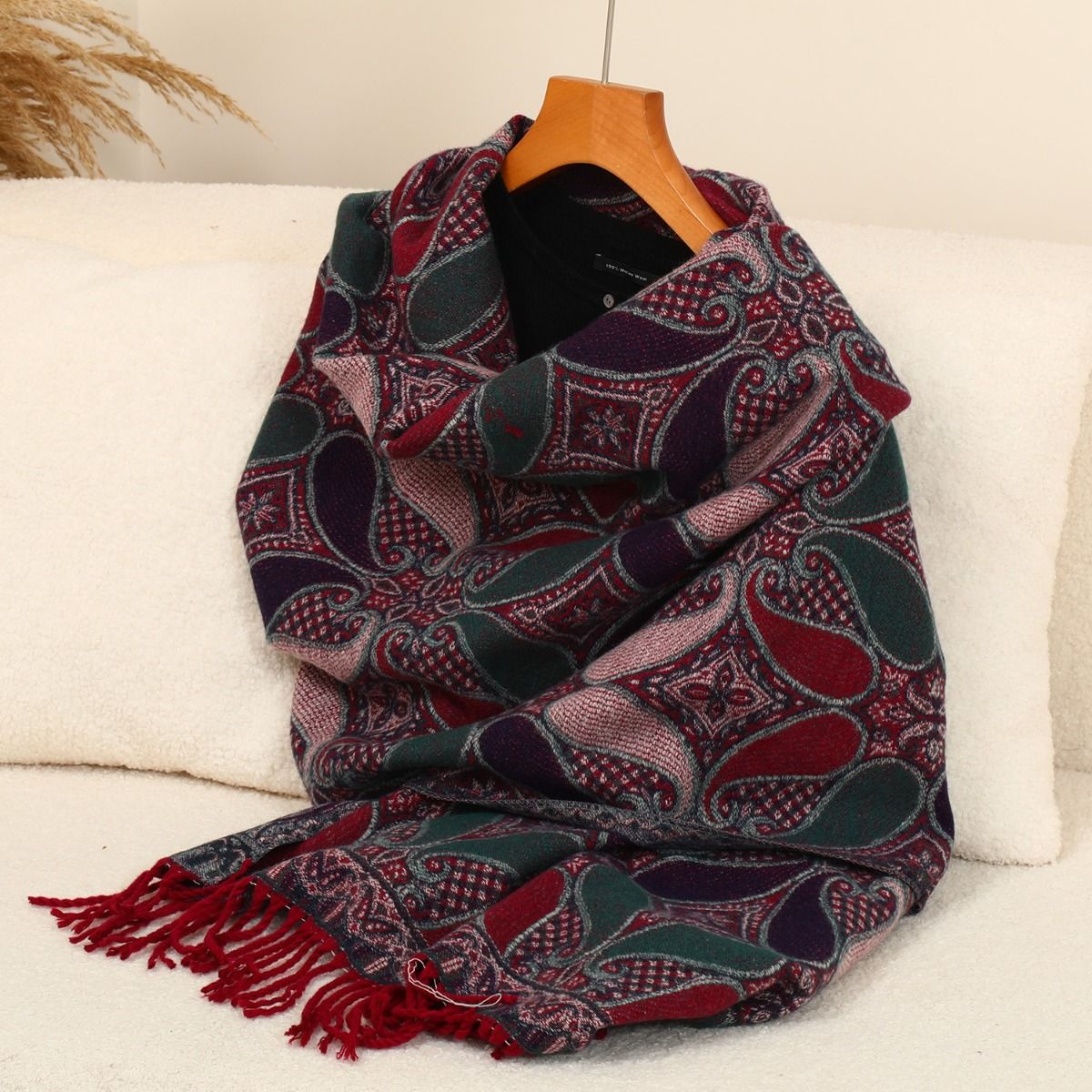 Paisley Teardrops with Tassels Wool Scarf in Wine