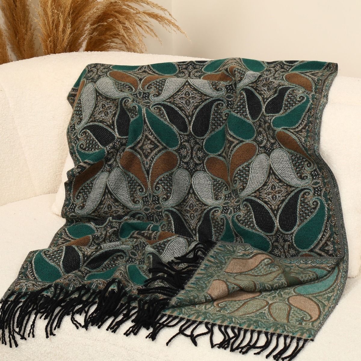 Paisley Teardrops with Tassels Wool Scarf in Dark Green