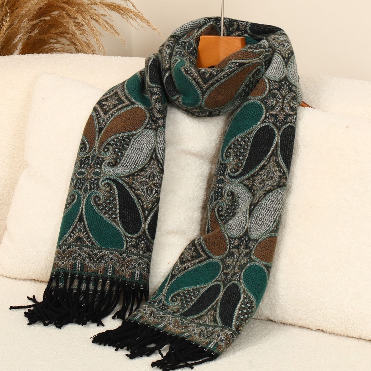 Paisley Teardrops with Tassels Wool Scarf in Dark Green