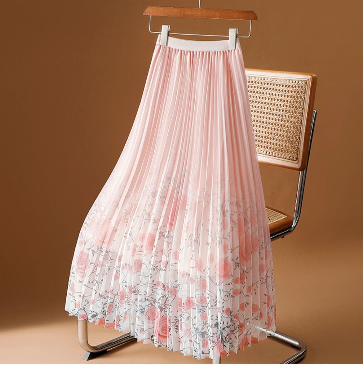 Roses Flowers Pleated Midi Skirt in Pink