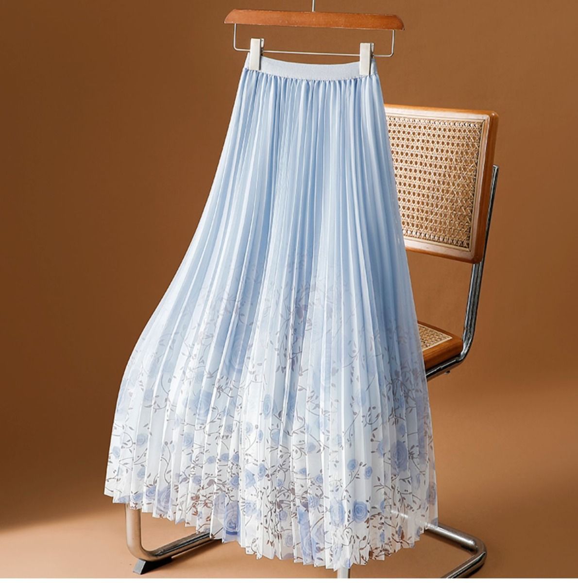 Roses Flowers Pleated Midi Skirt in Baby Blue