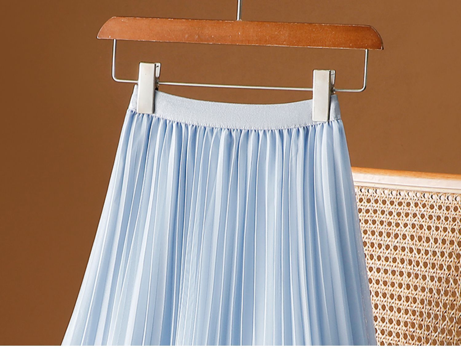 Roses Flowers Pleated Midi Skirt in Baby Blue