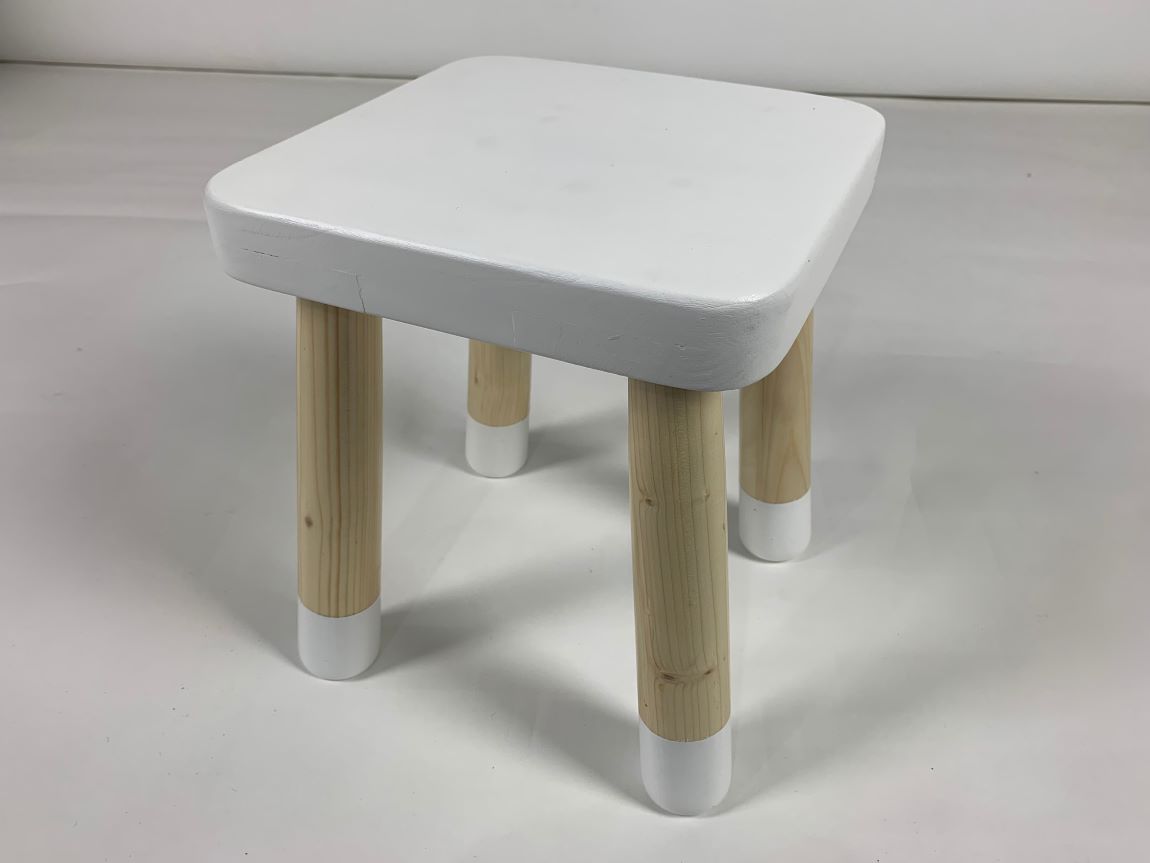 Scaun din lemn masiv 