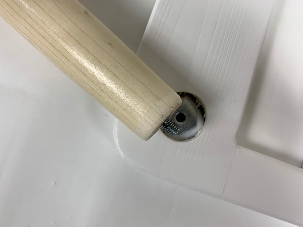 Scaun din lemn masiv 