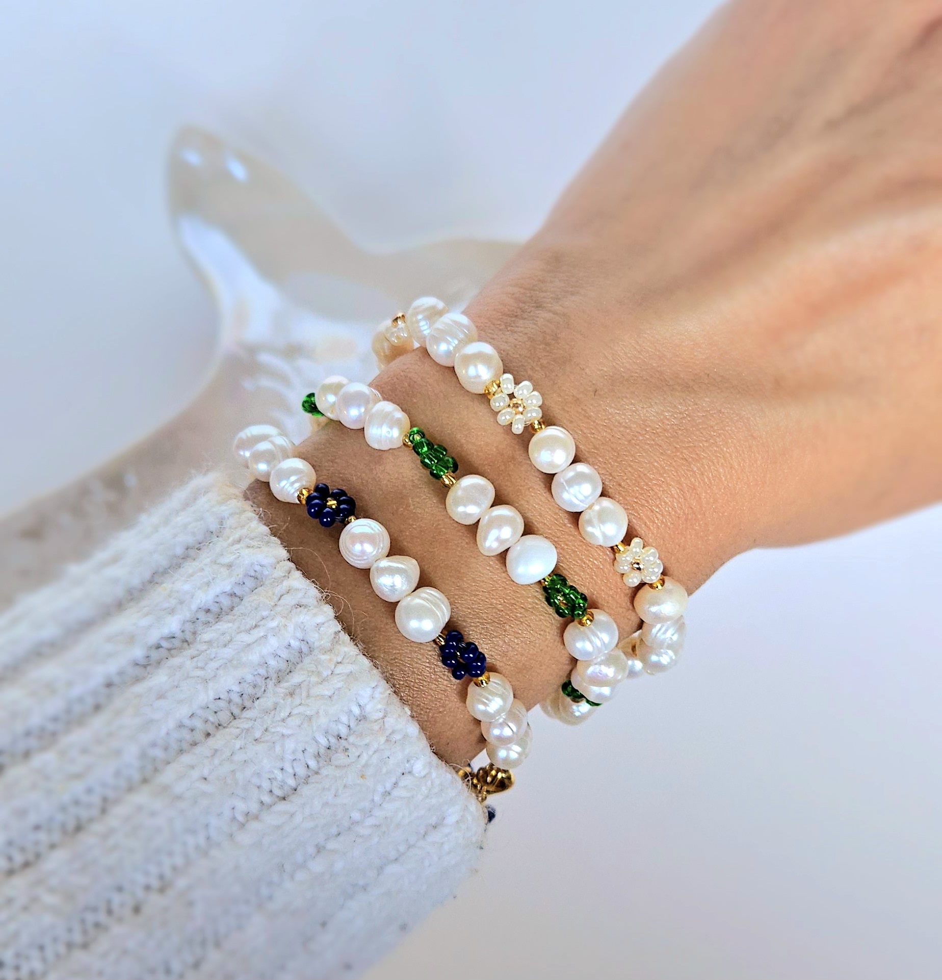 Pearl and flower bracelet