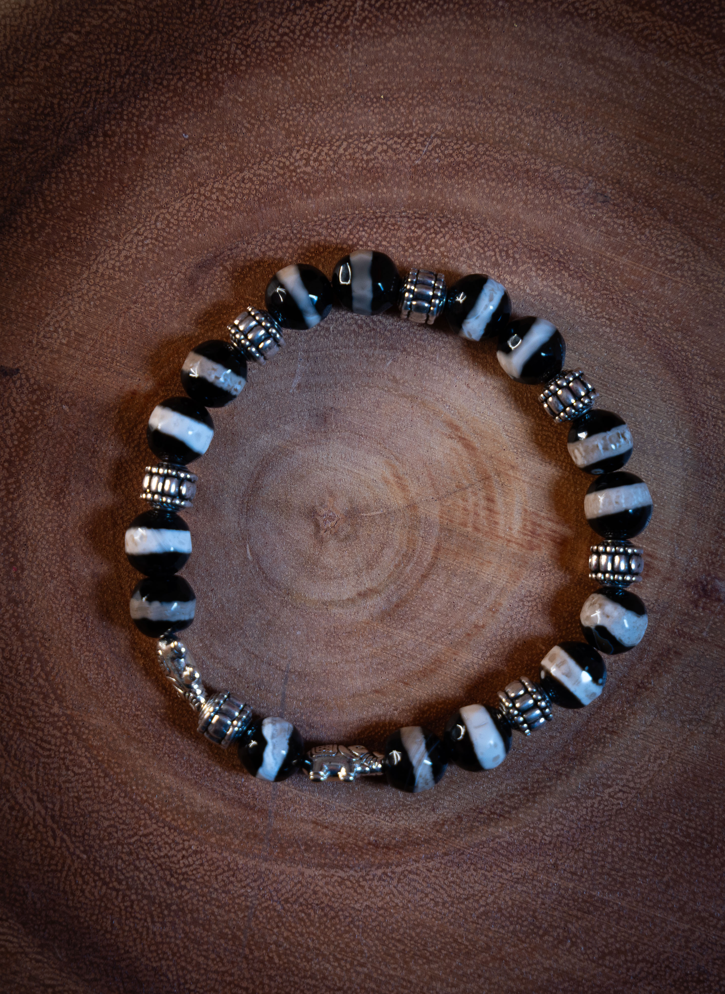 ONYX AGATE STRENGTH BRACELET