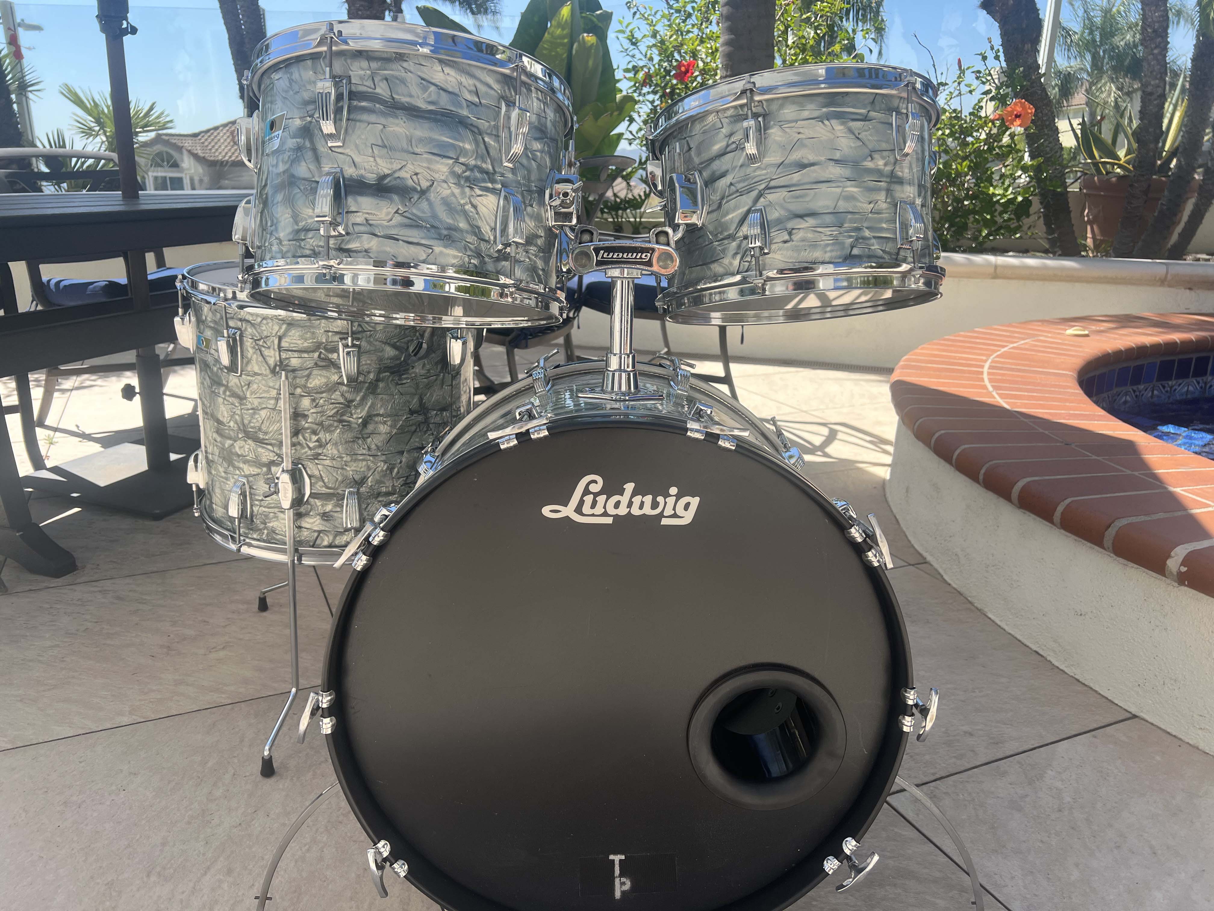 Ludwig 70's 3-Ply Sky Blue Marine Pearl Restoration