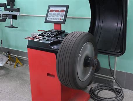 Tire mount and balance