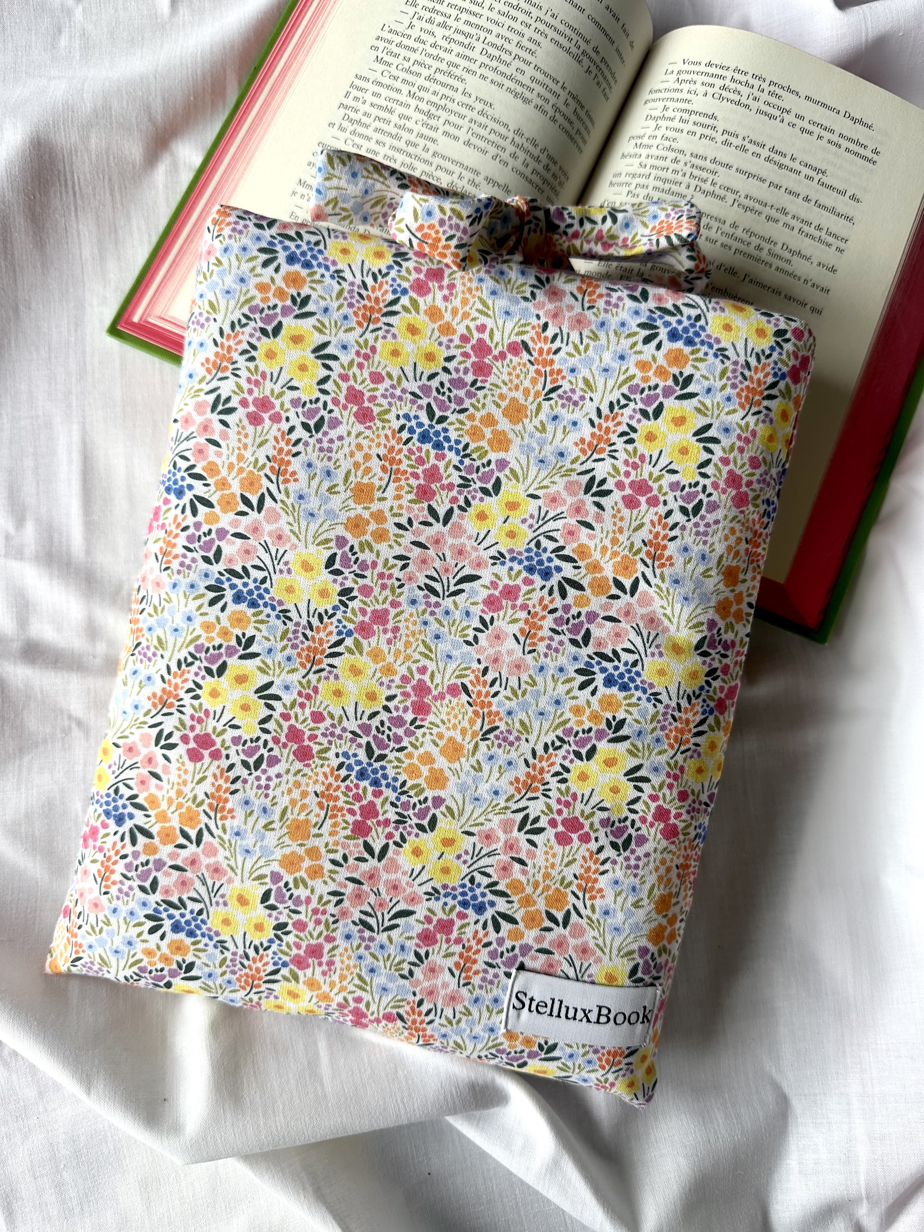 Pochette « Nora » nœuds broché rose