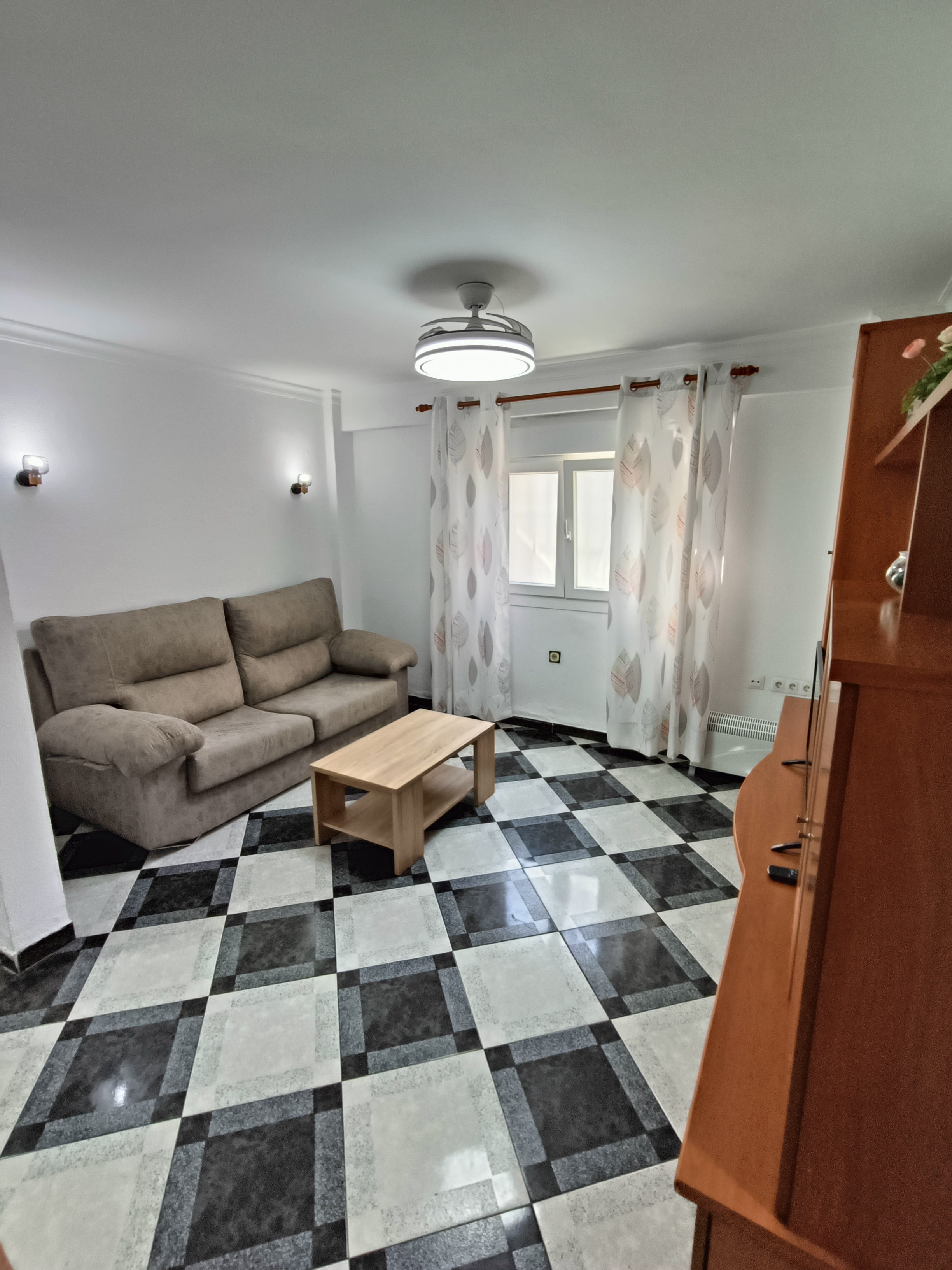 Piso luminoso a tres minutos de Playa Victoria