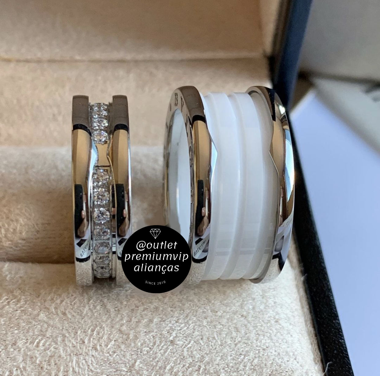 Aliança bvlgari  ceramica branca com duplo banho de ouro branco 18k 10mm