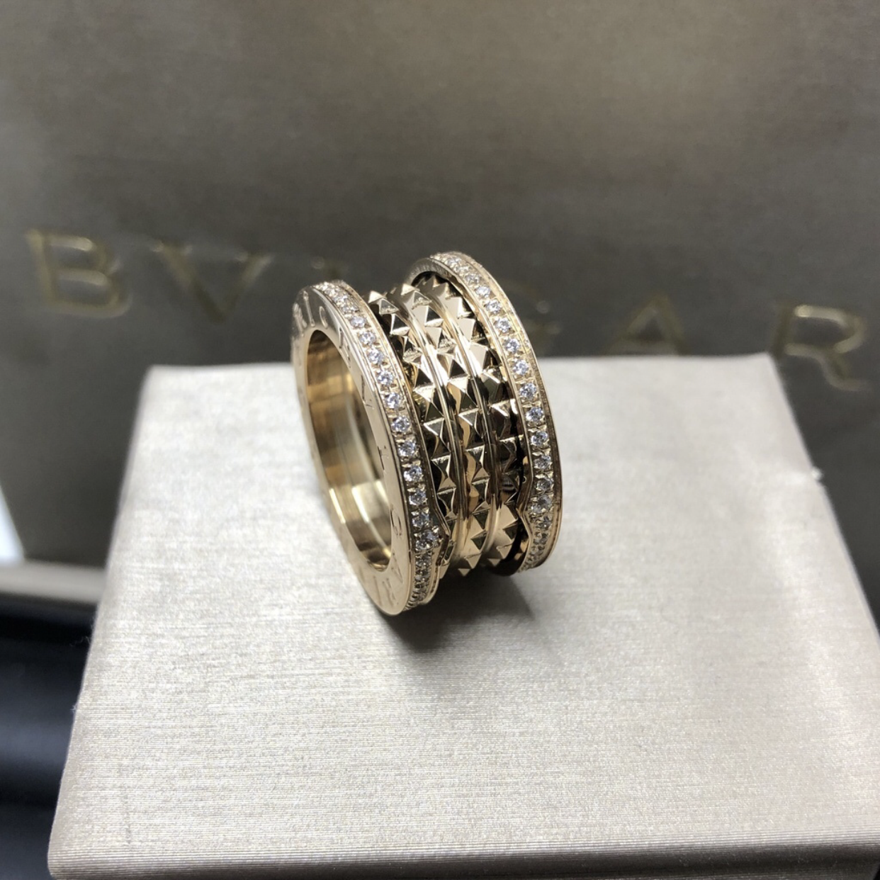 Aliança bvlgari Rock duplo banho em ouro 18k