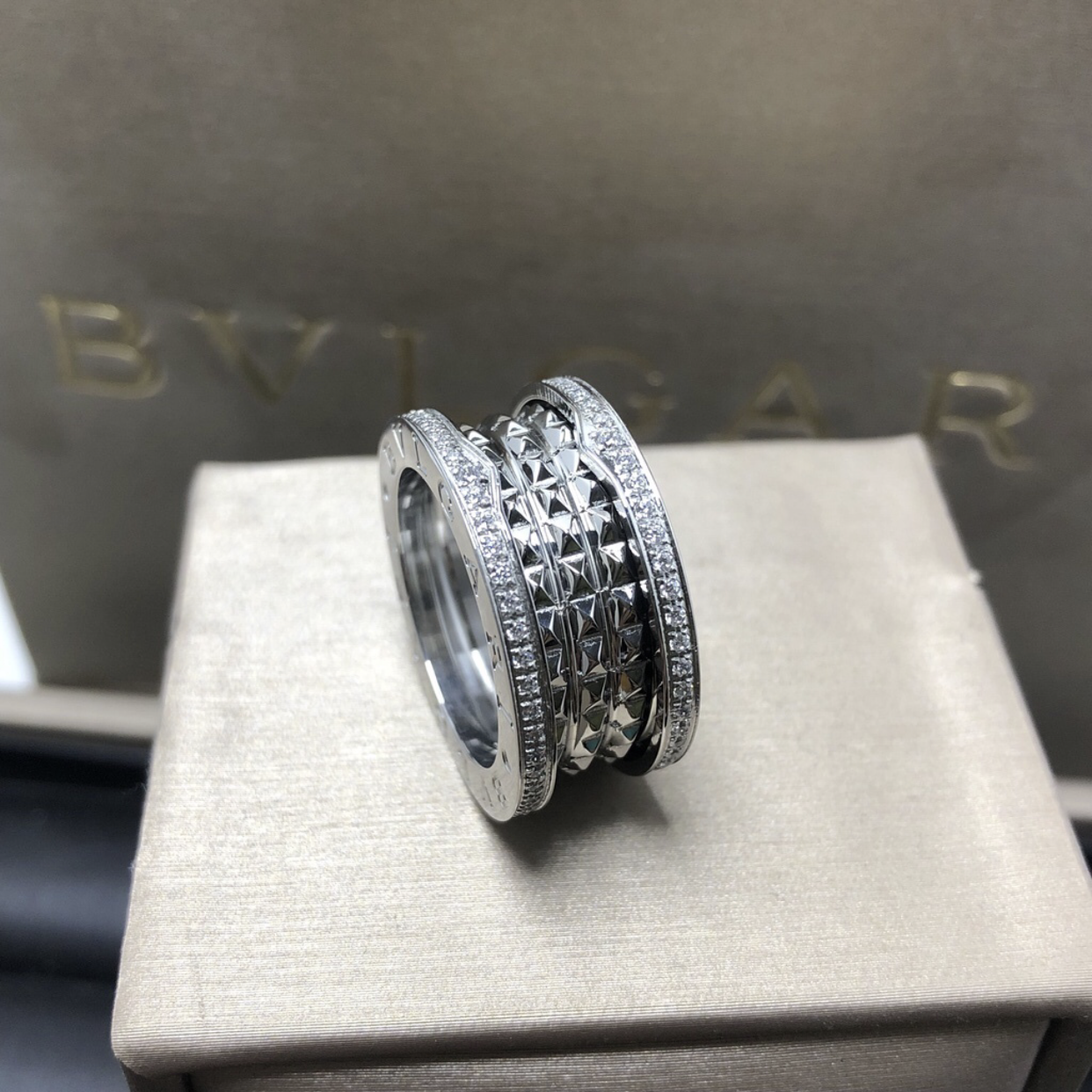 Aliança bvlgari Rock duplo banho em ouro 18k