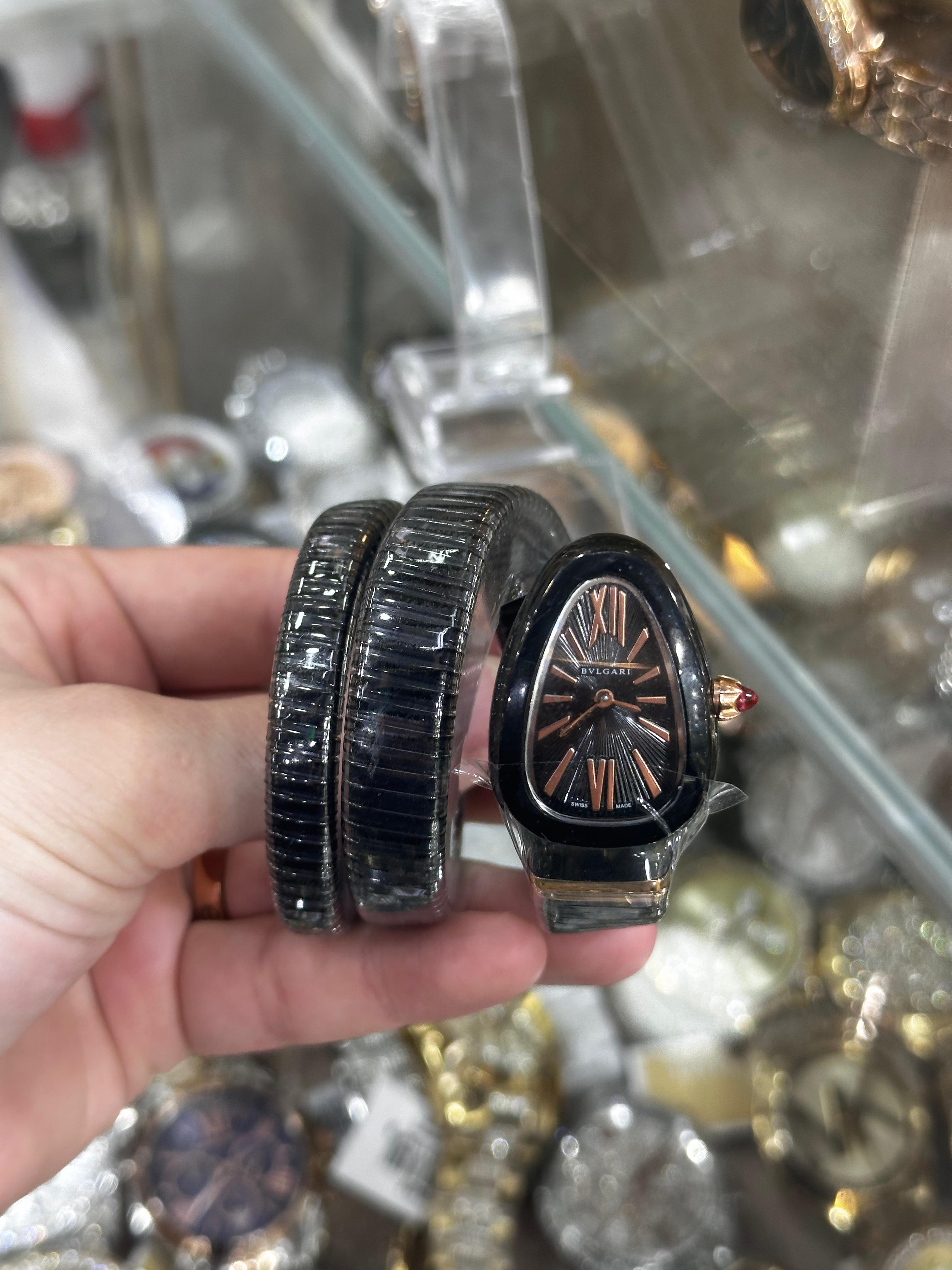 Relogio bvlgari Serpenti Spiga total black