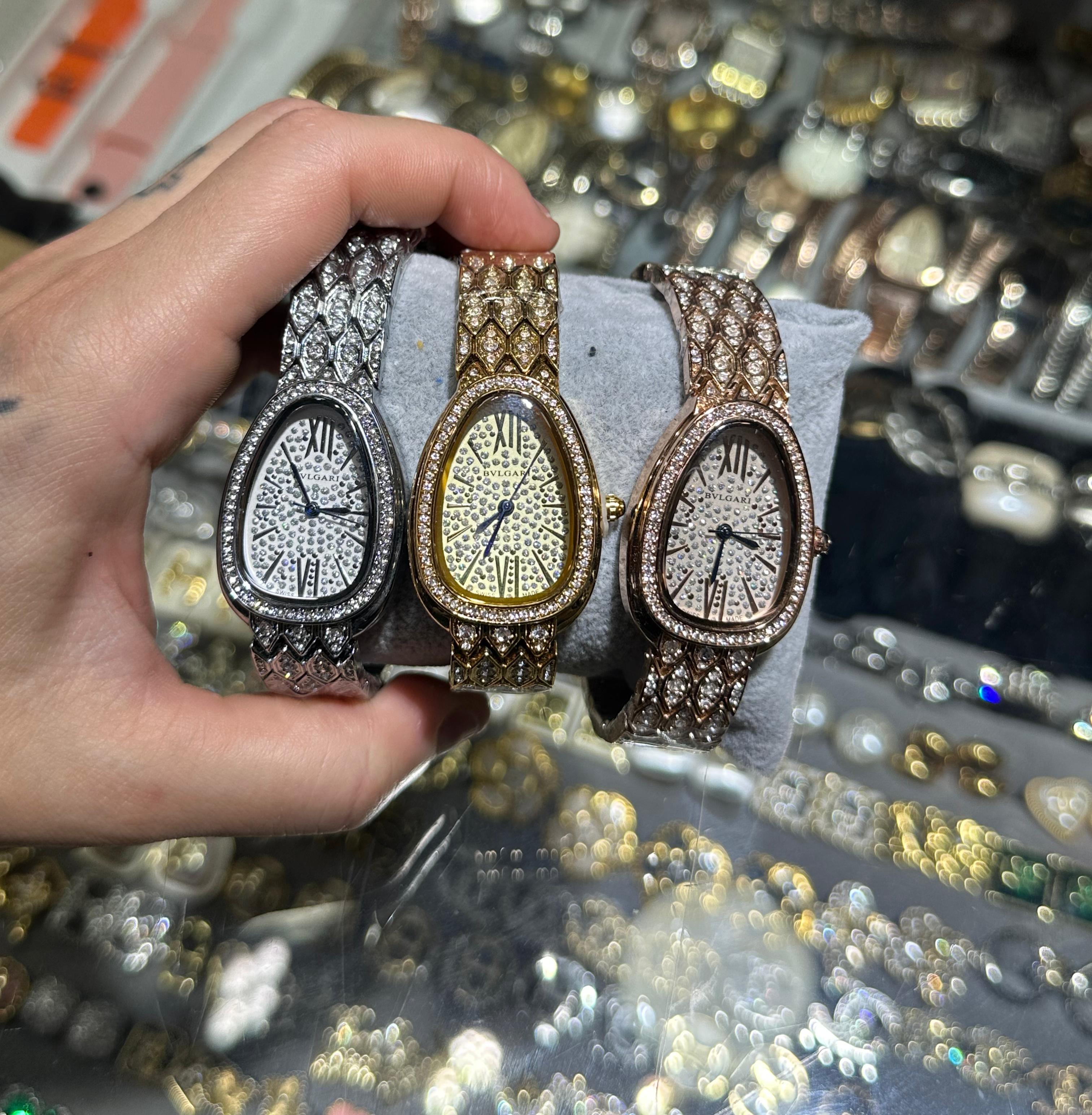 Relogio Seduttori Spiga cravejado de moissanites