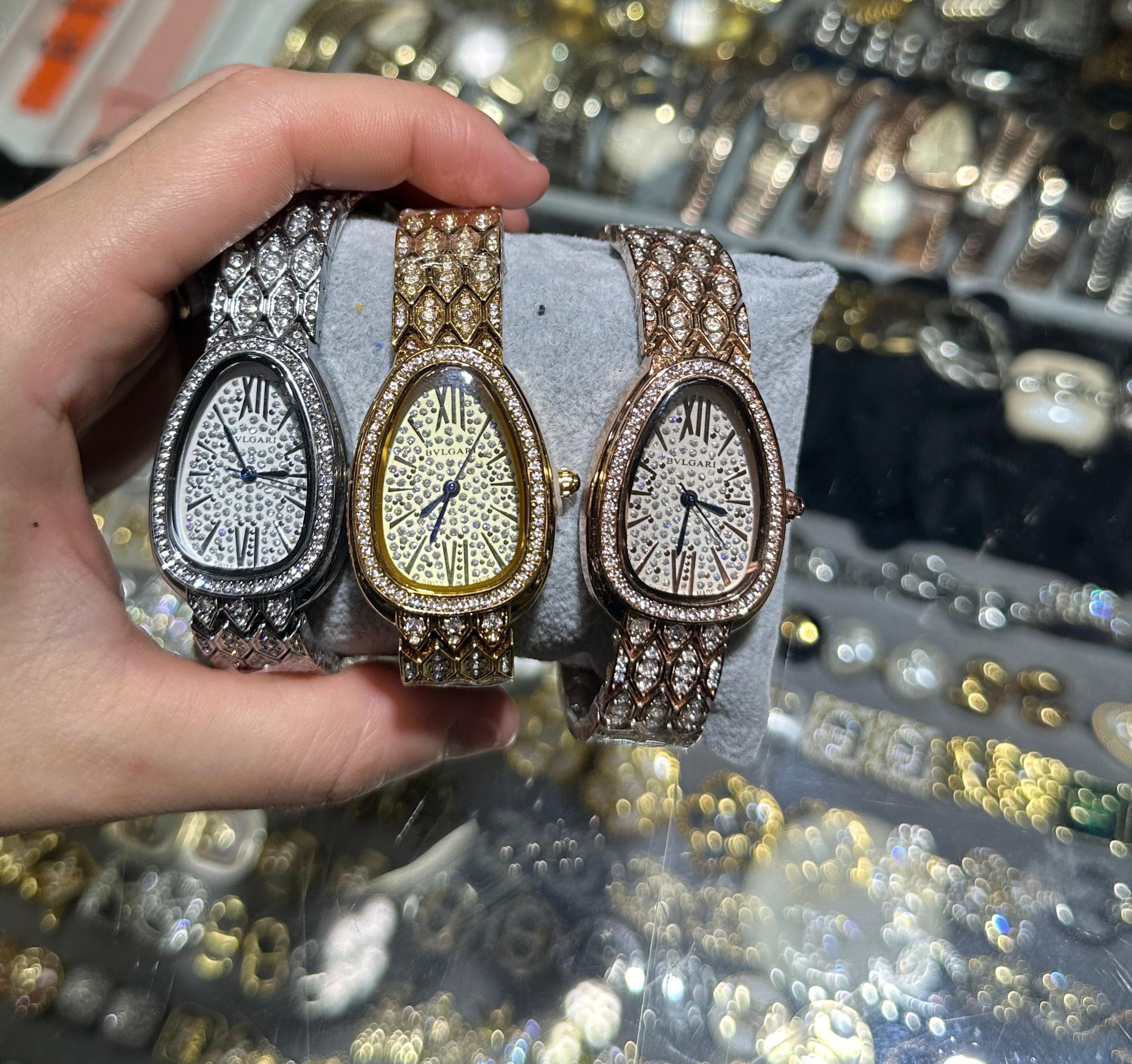 Relogio Seduttori Spiga cravejado de moissanites