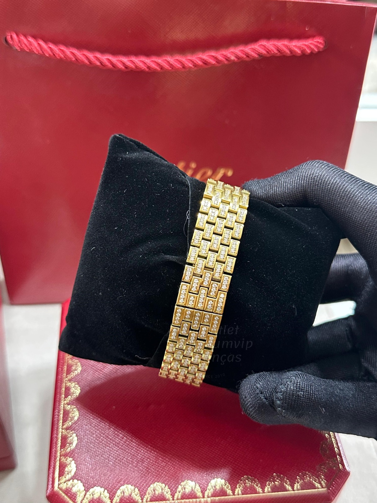 RELÓGIO PANTHÈRE DE CARTIER CRAVEJADO