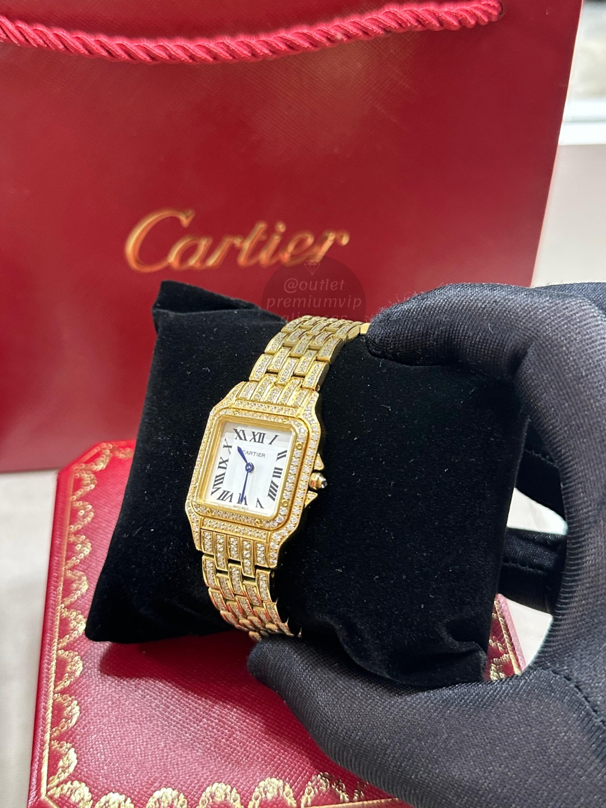 RELÓGIO PANTHÈRE DE CARTIER CRAVEJADO