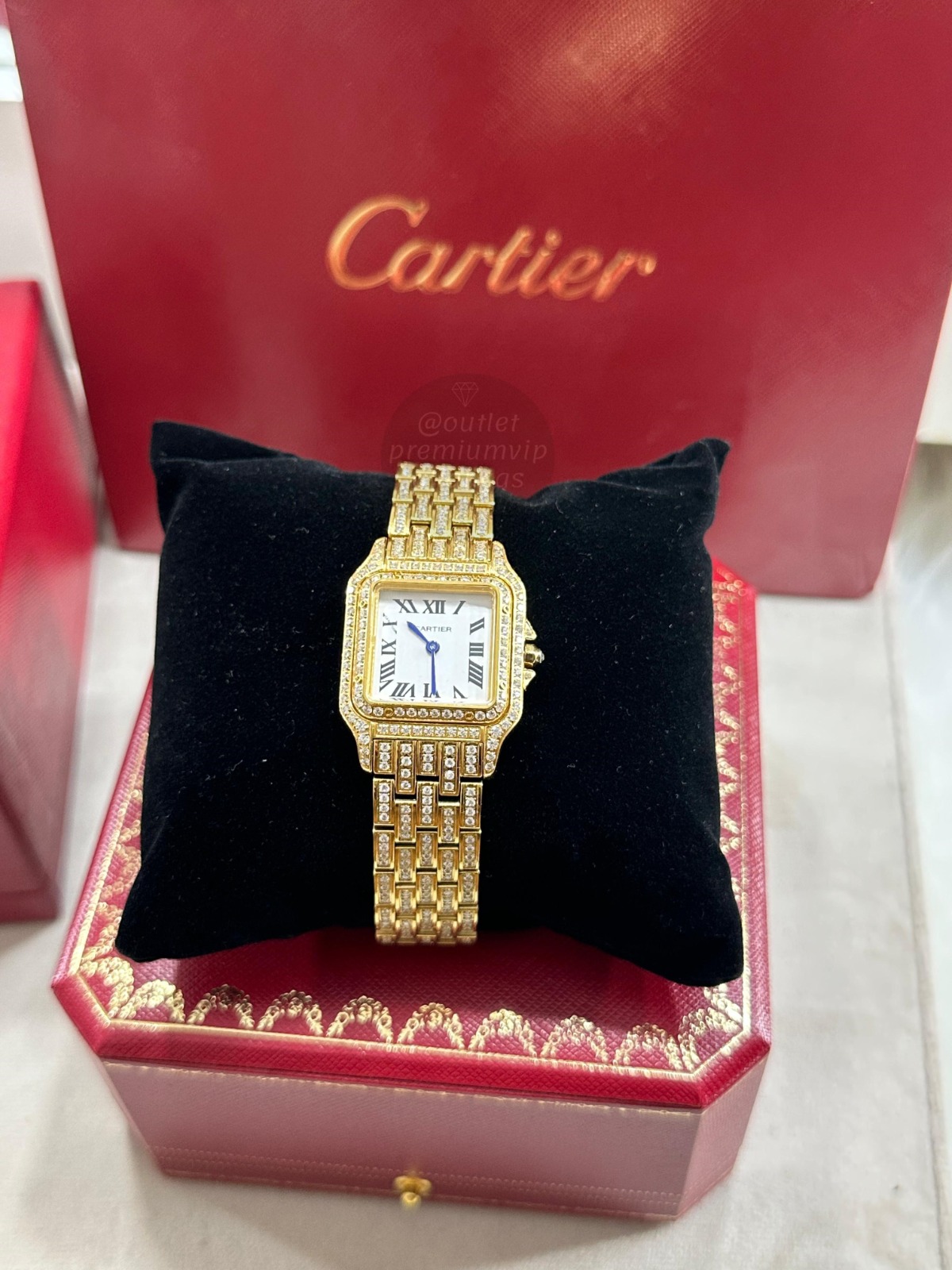 RELÓGIO PANTHÈRE DE CARTIER CRAVEJADO