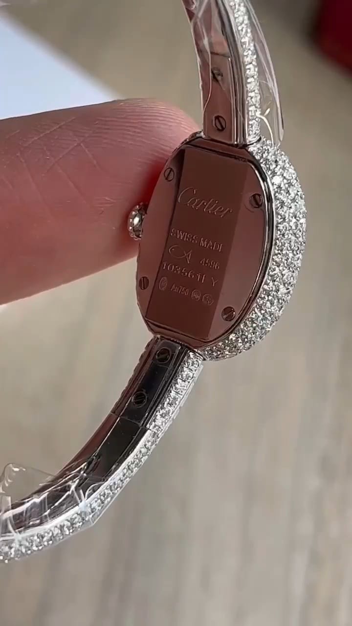 Relógio Cartier Baignoire cravejado