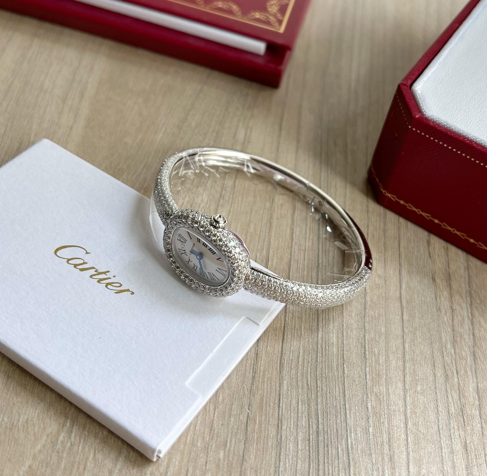 Relógio Cartier Baignoire cravejado