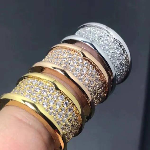 Anel Bvlgari Bzero1 de Ouro Branco com Diamantes