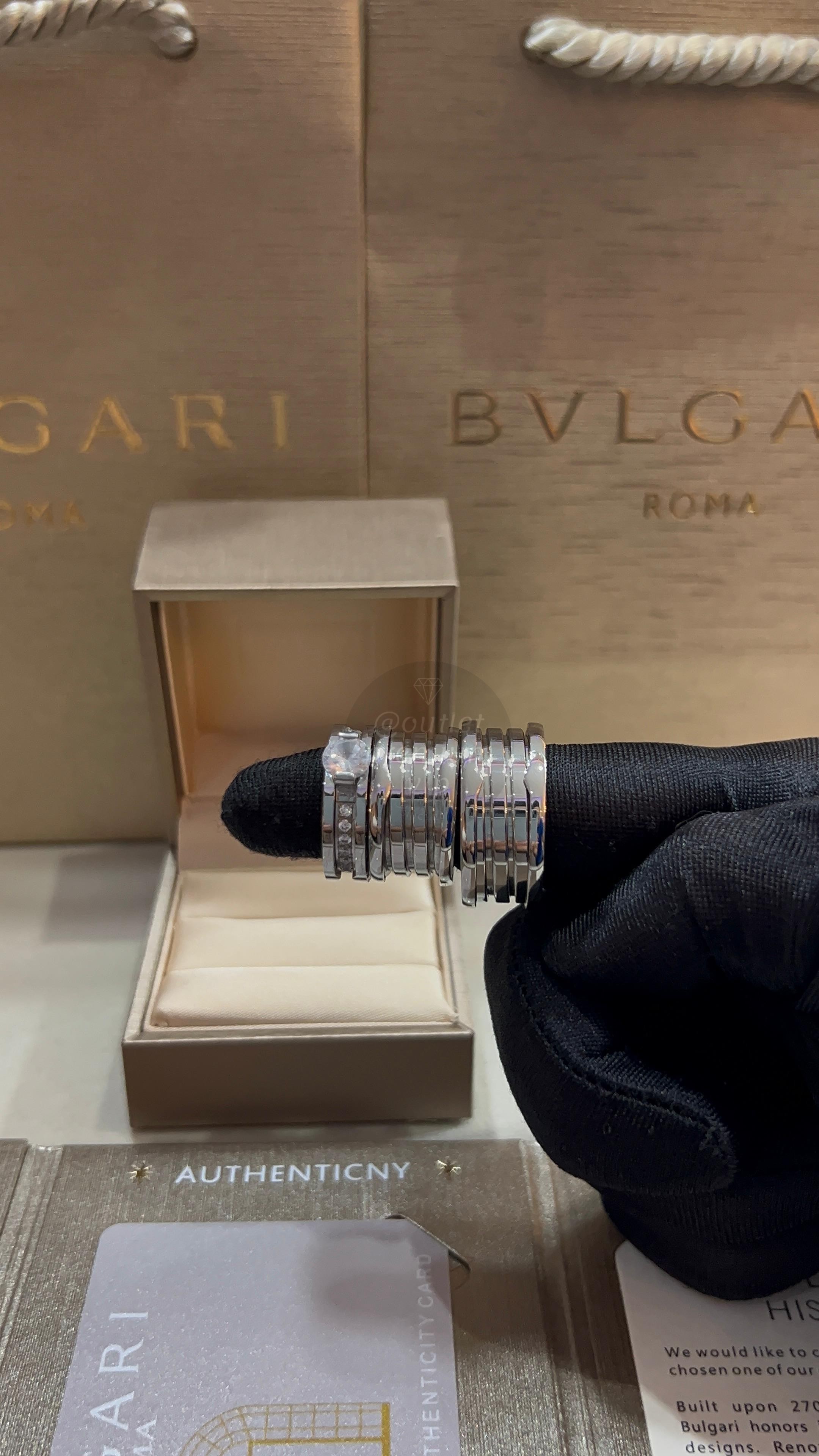 Anel Molas flexiveis Bvlgari 