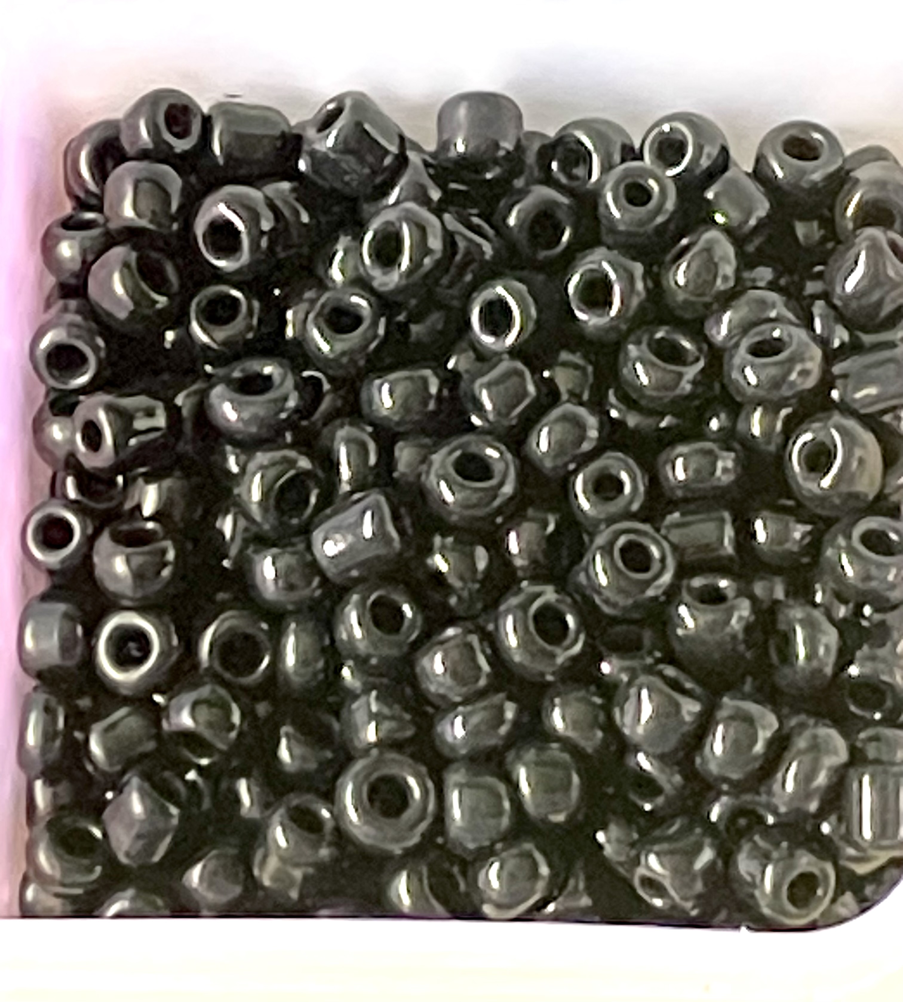 8/0 Black Glass Seed Beads