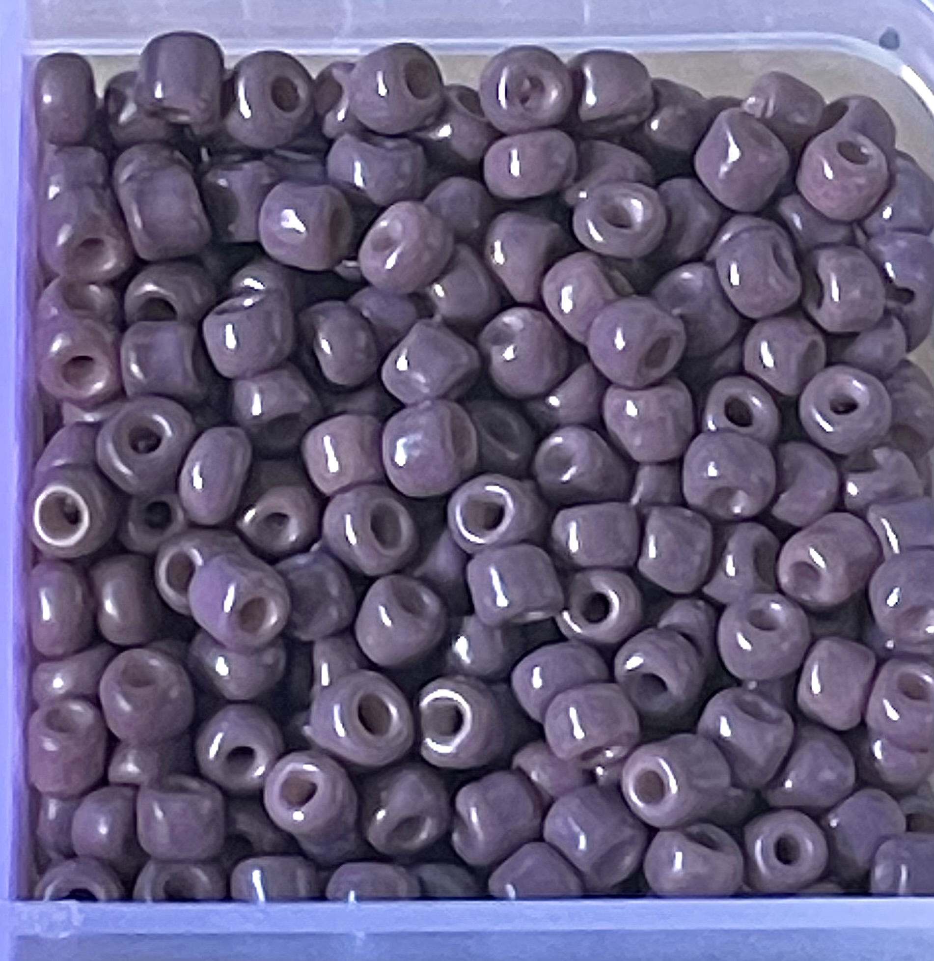 8/0 Mauve (Purple) Glass Seed Beads