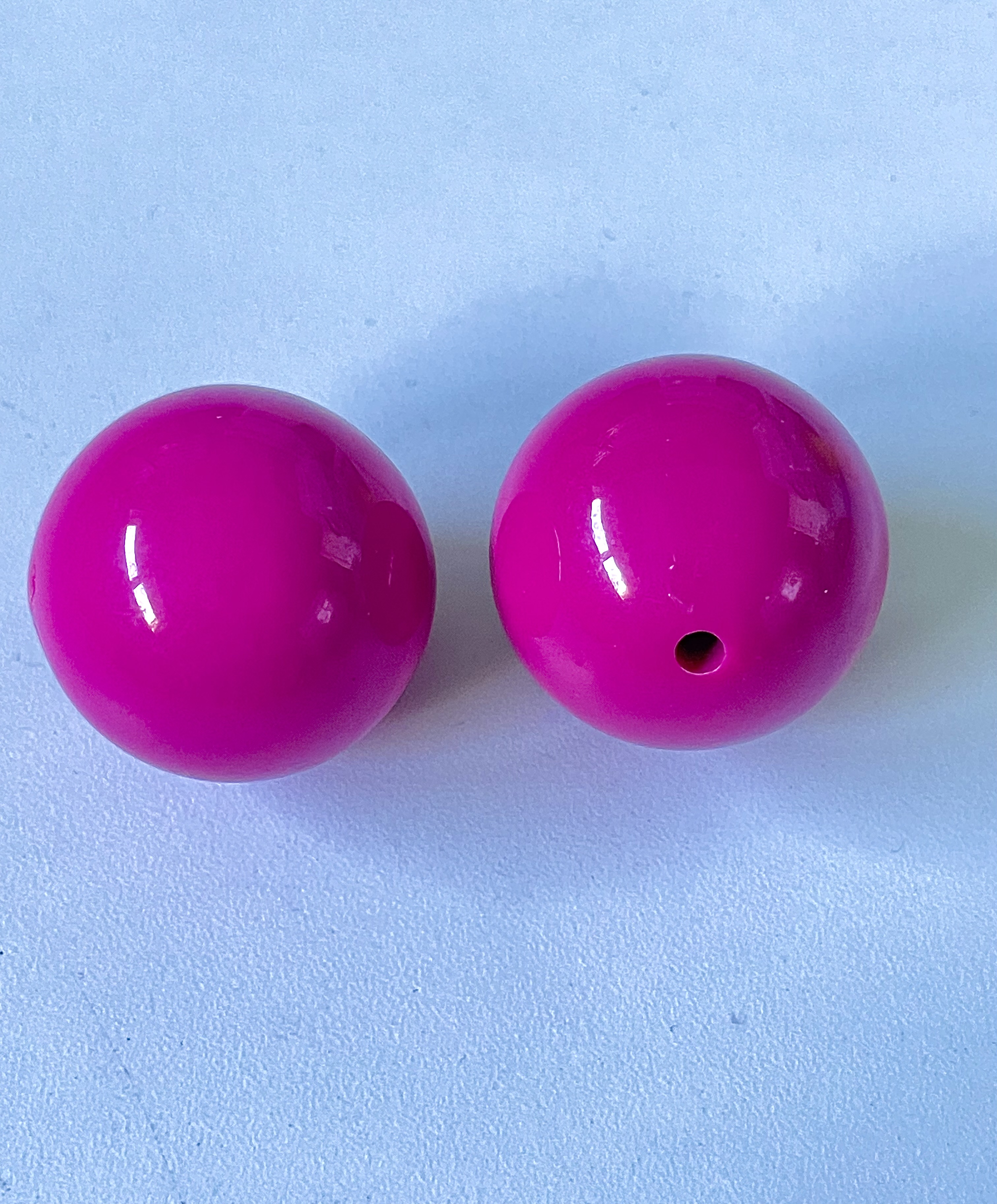 30mm Deep Pink Round Bubblegum Resin Juice Globe Beads