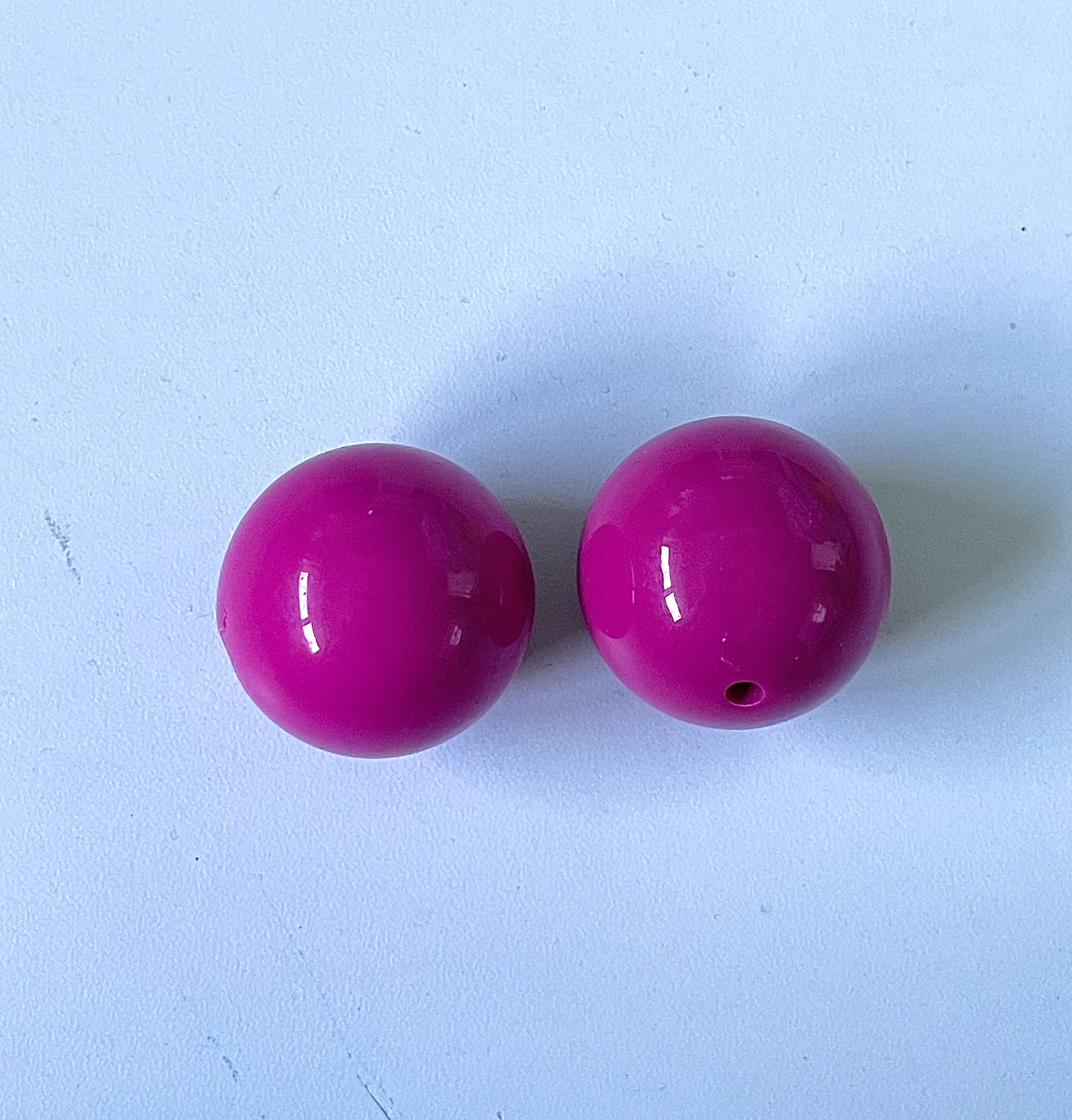 30mm Deep Pink Round Bubblegum Resin Juice Globe Beads