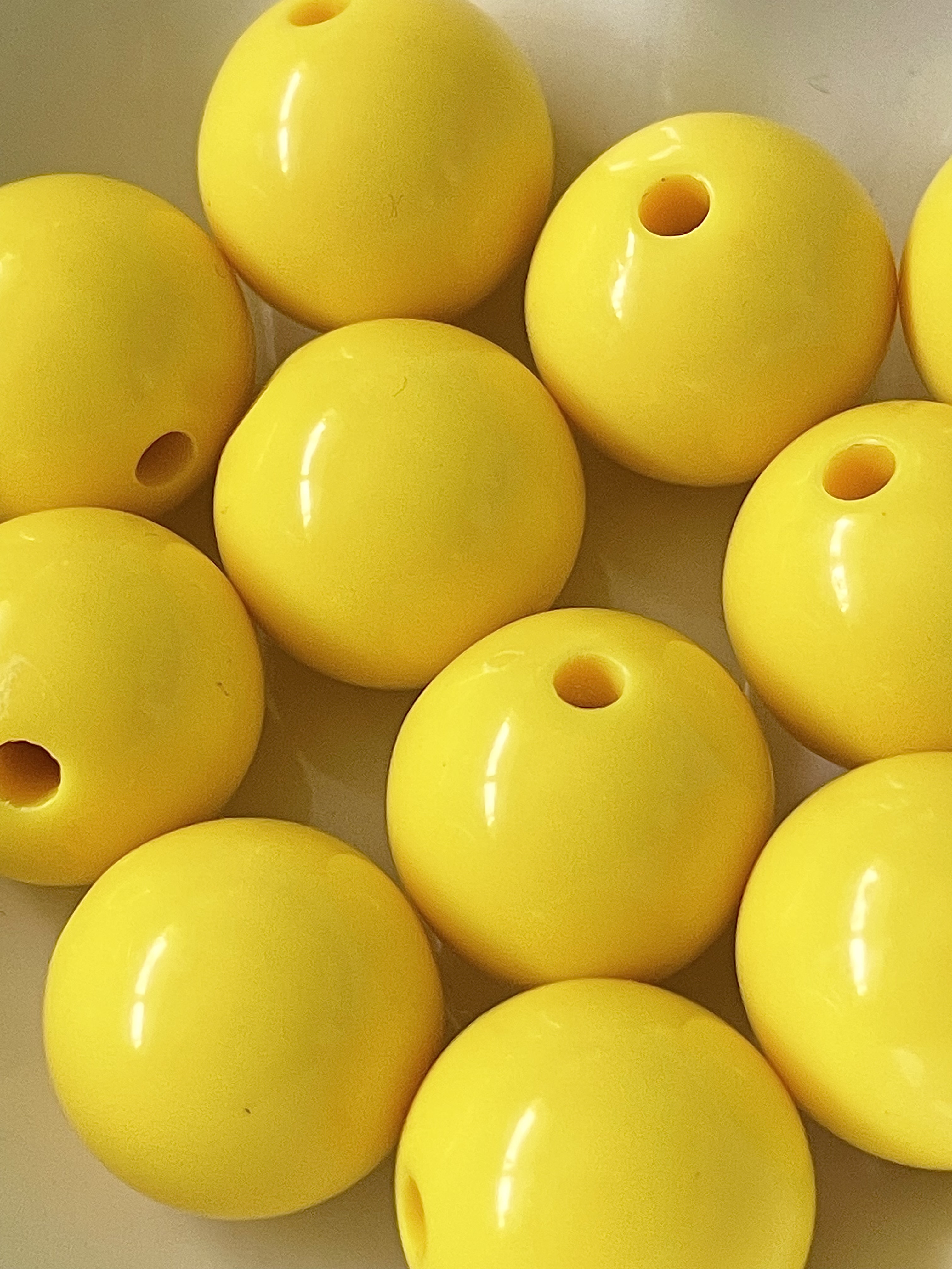 18mm Sunshine Yellow Round Bubblegum Resin Juice Globe Beads