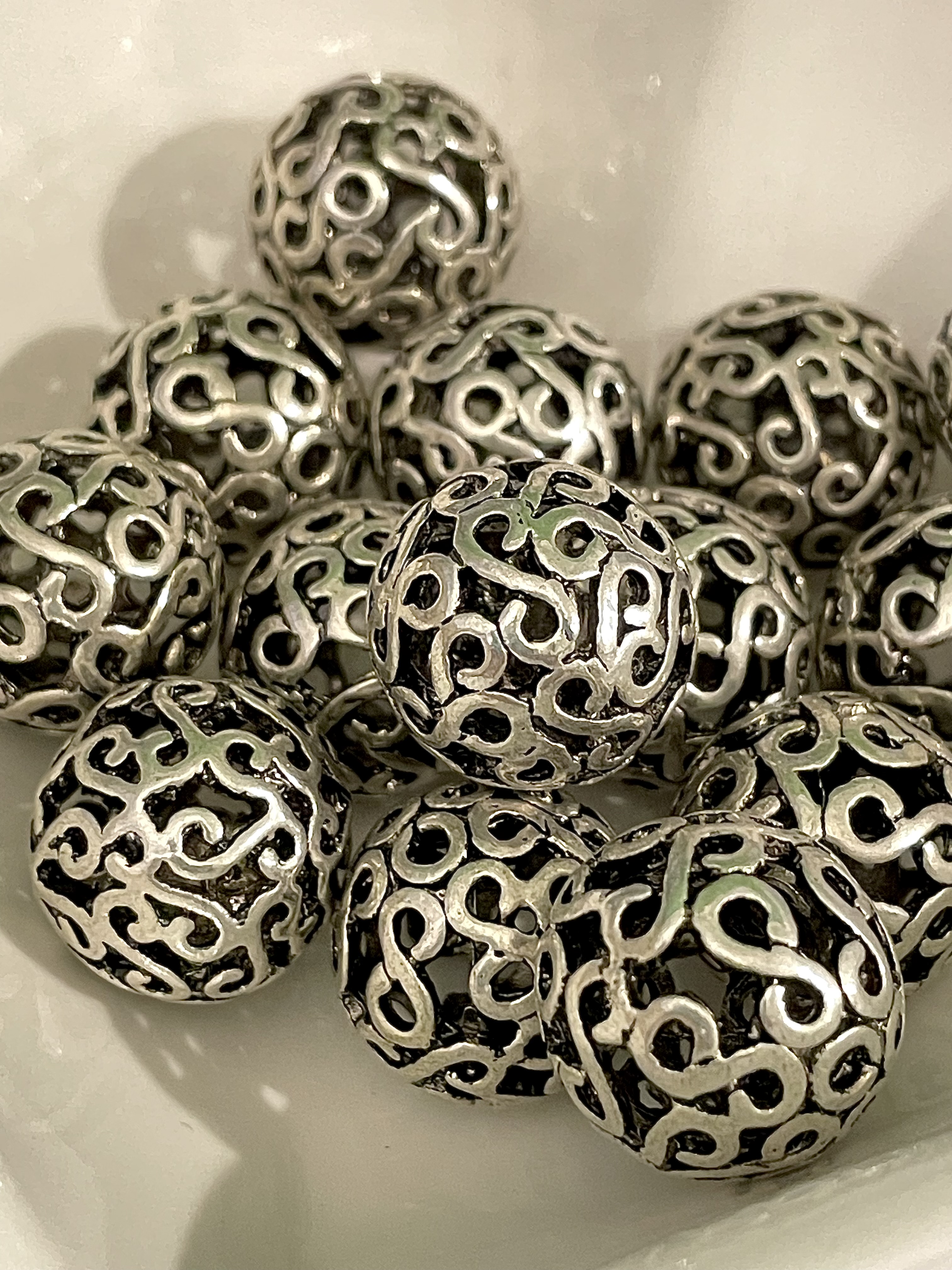 18mm Round Decorative Metal Beads 