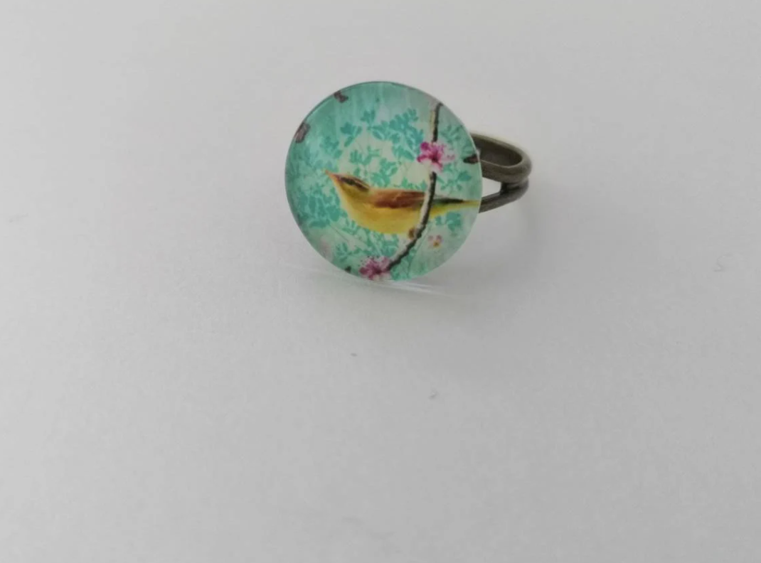 Pretty Bird Cabochon Adjustable Ring