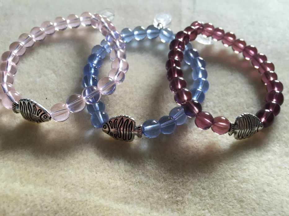 Round Transparent Glass and Fish Bead Bracelet