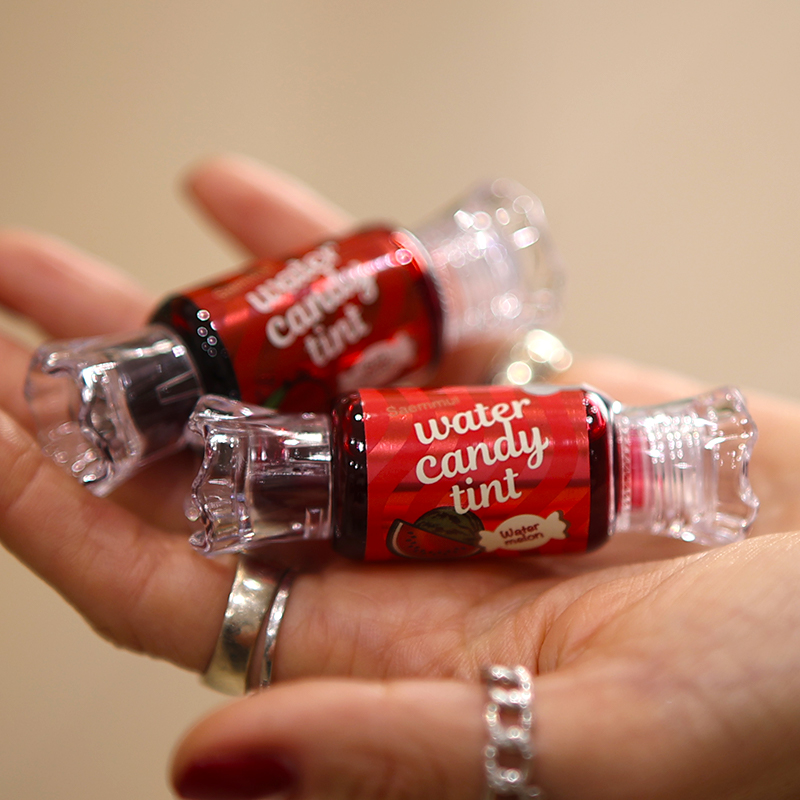 Ryškios spalvos lūpų blizgis su drėkinamuoju efektu "Saemmul Water Candy Tint" (Apple)