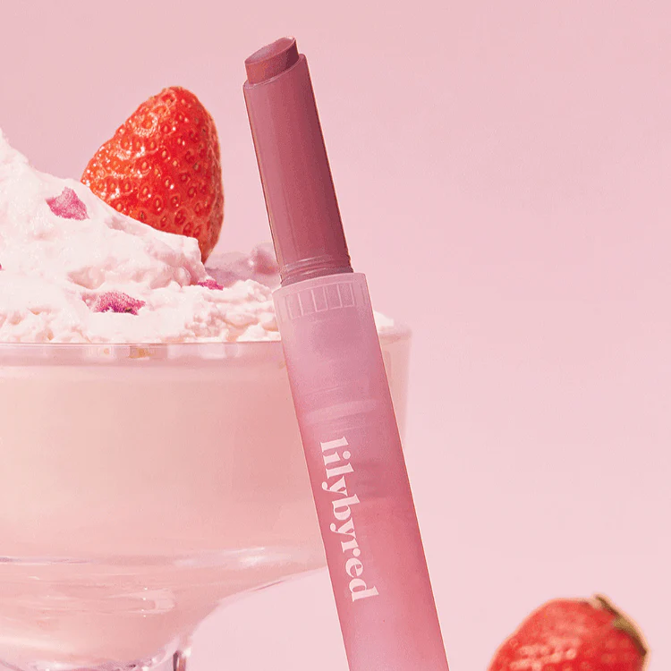  Lūpų blizgis "Milky Blur Fondue Bar #02 Strawberry in Whipped Cream"