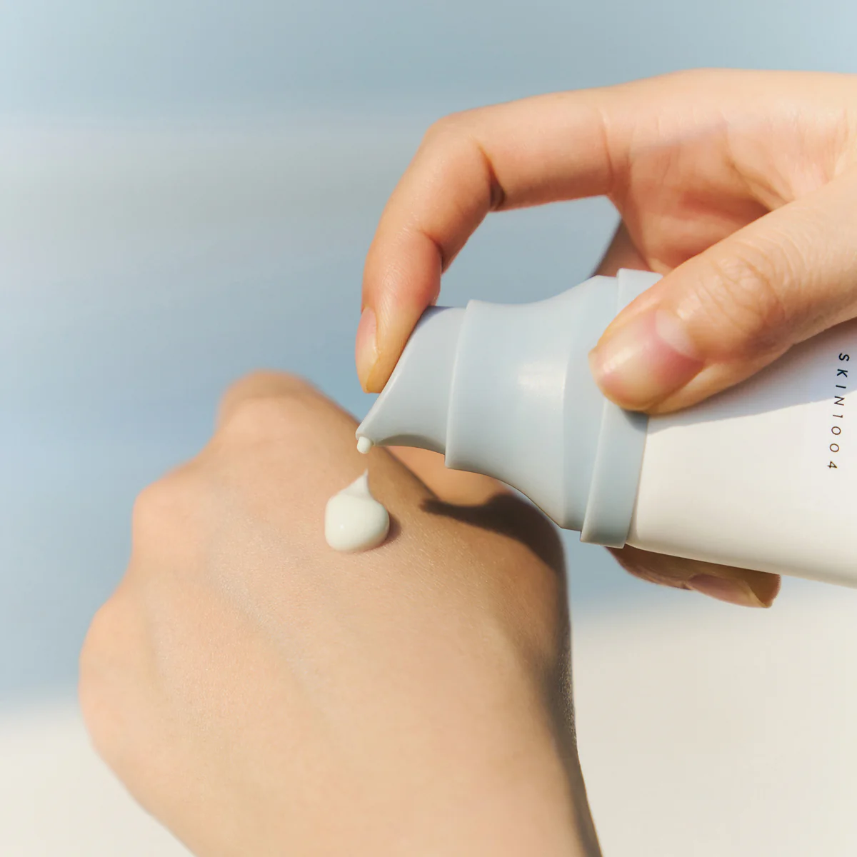 Apsauginis kremas nuo saulės „Madagascar Centella Hyalu-Cica Water-Fit Sun Serum“ (2 x 50 ml)