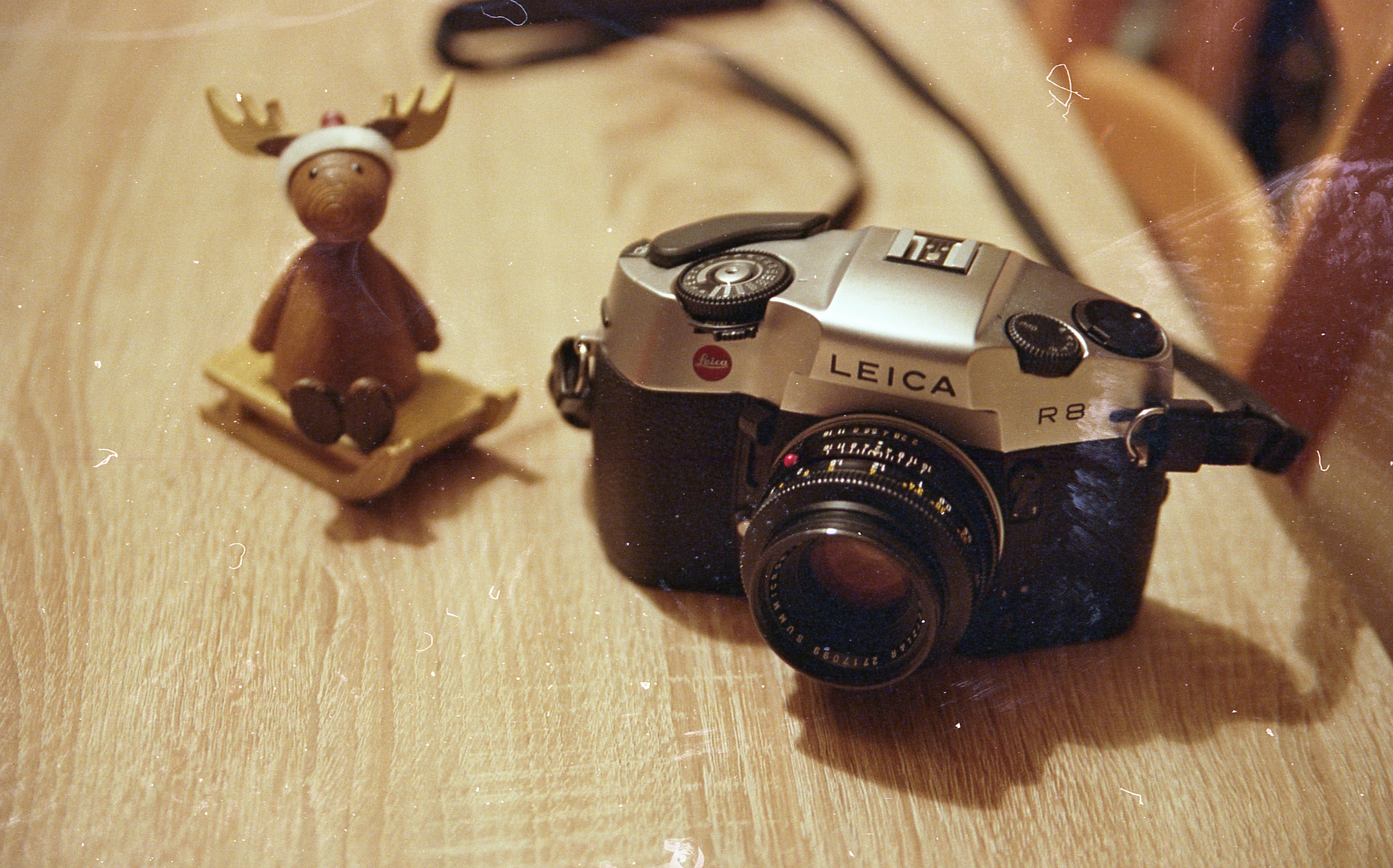 Cámara SLR Leica modelo R8