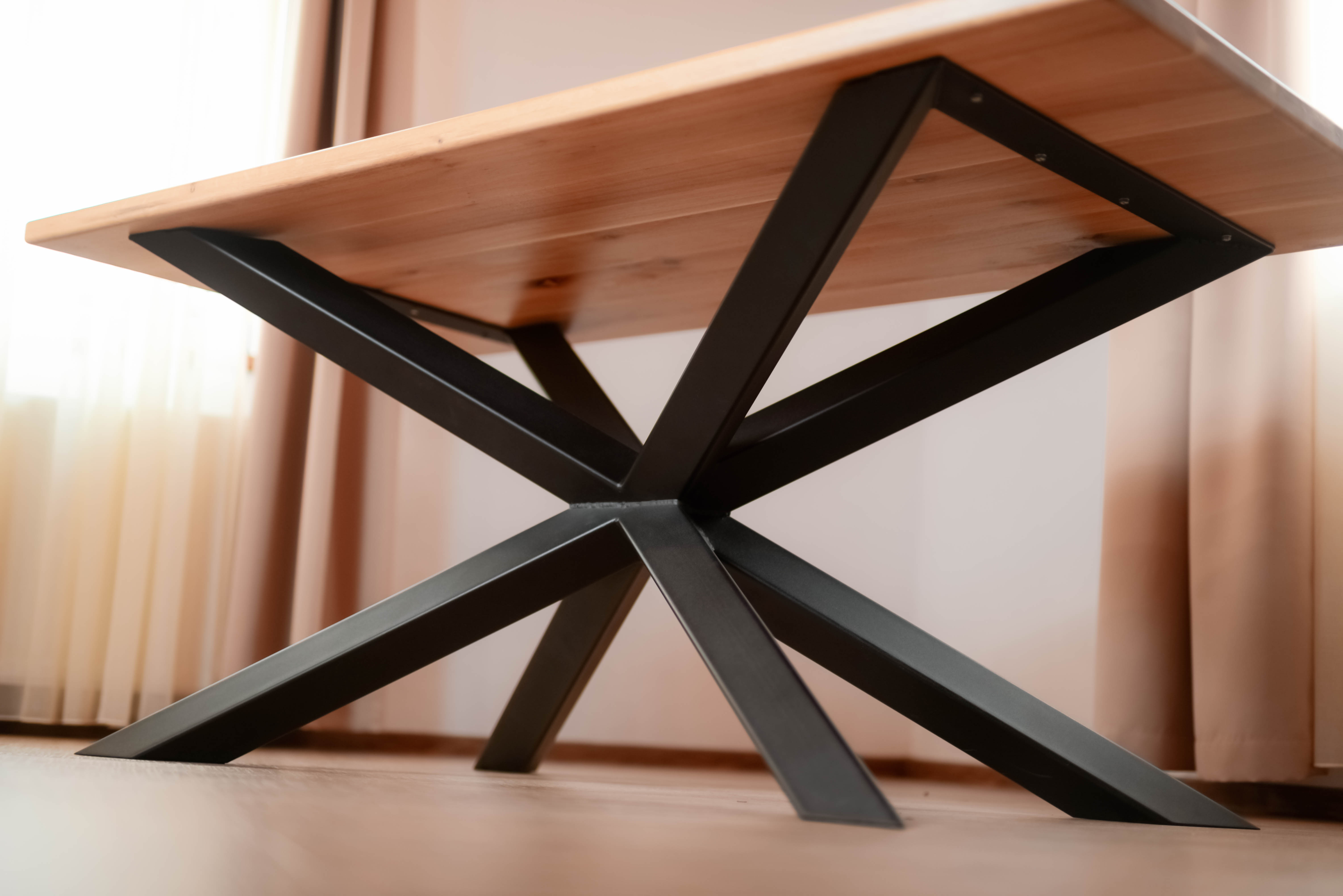 "Xplosion" asztal - masă - table 