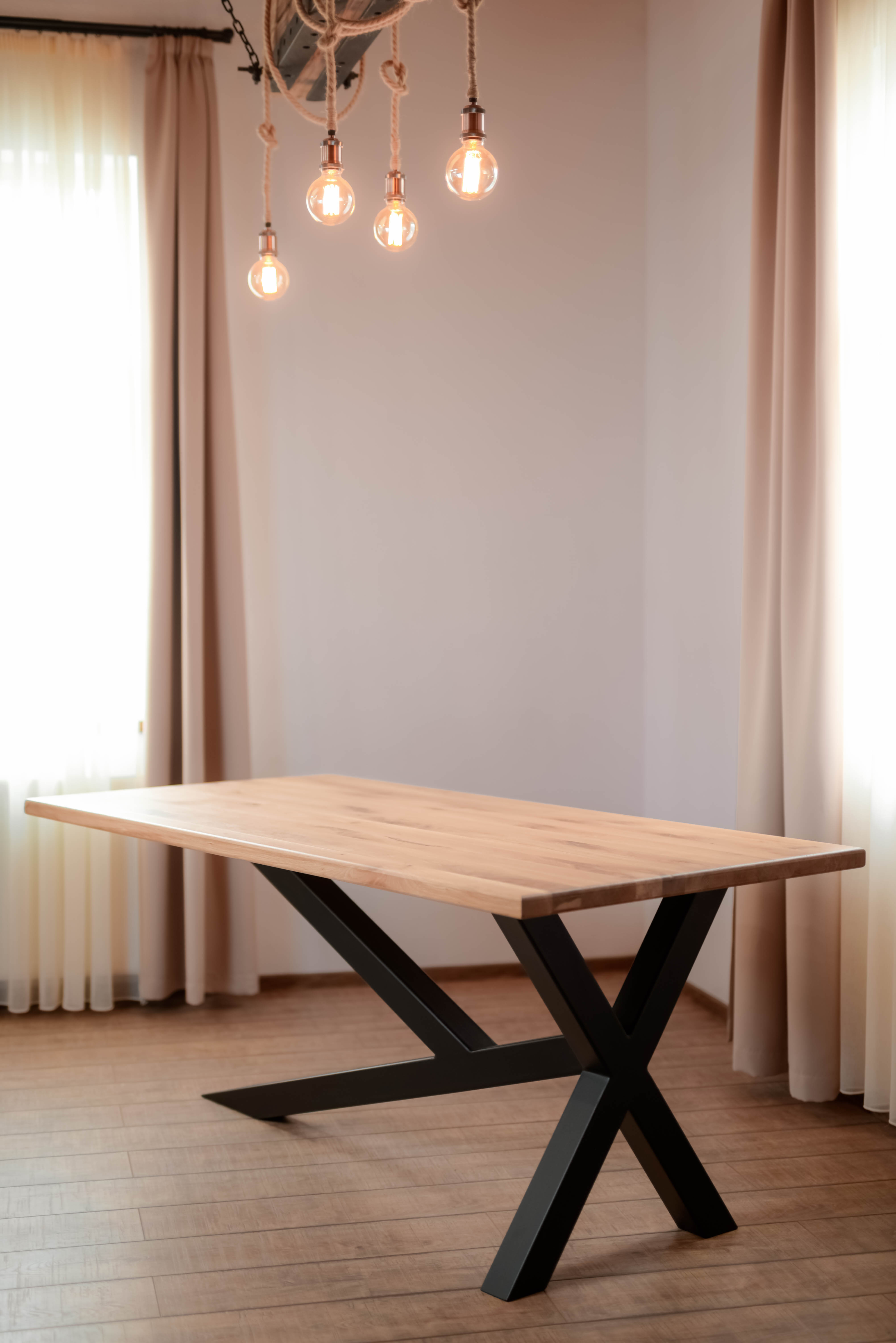 "XY" asztal - masă - table