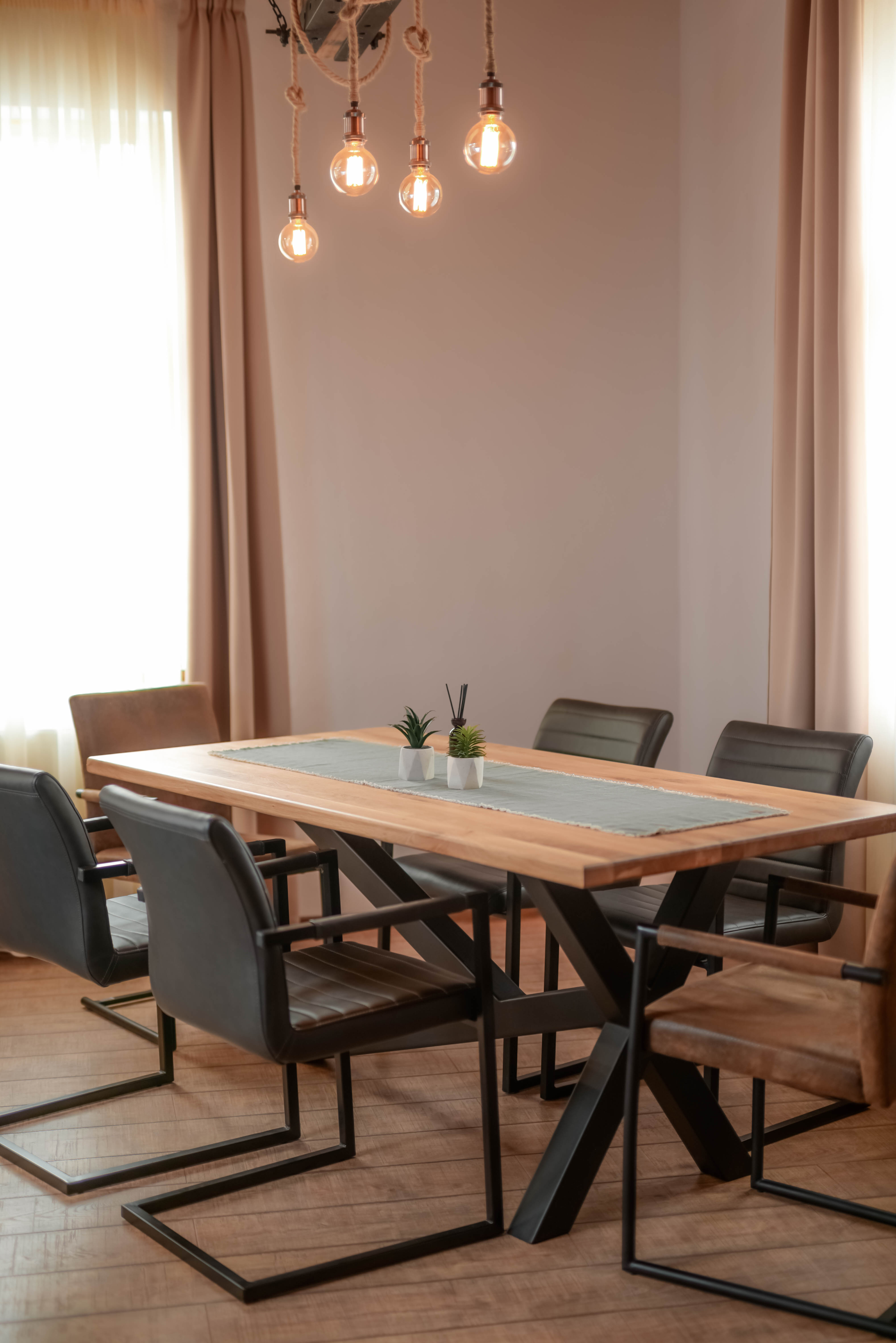 "XY" asztal - masă - table