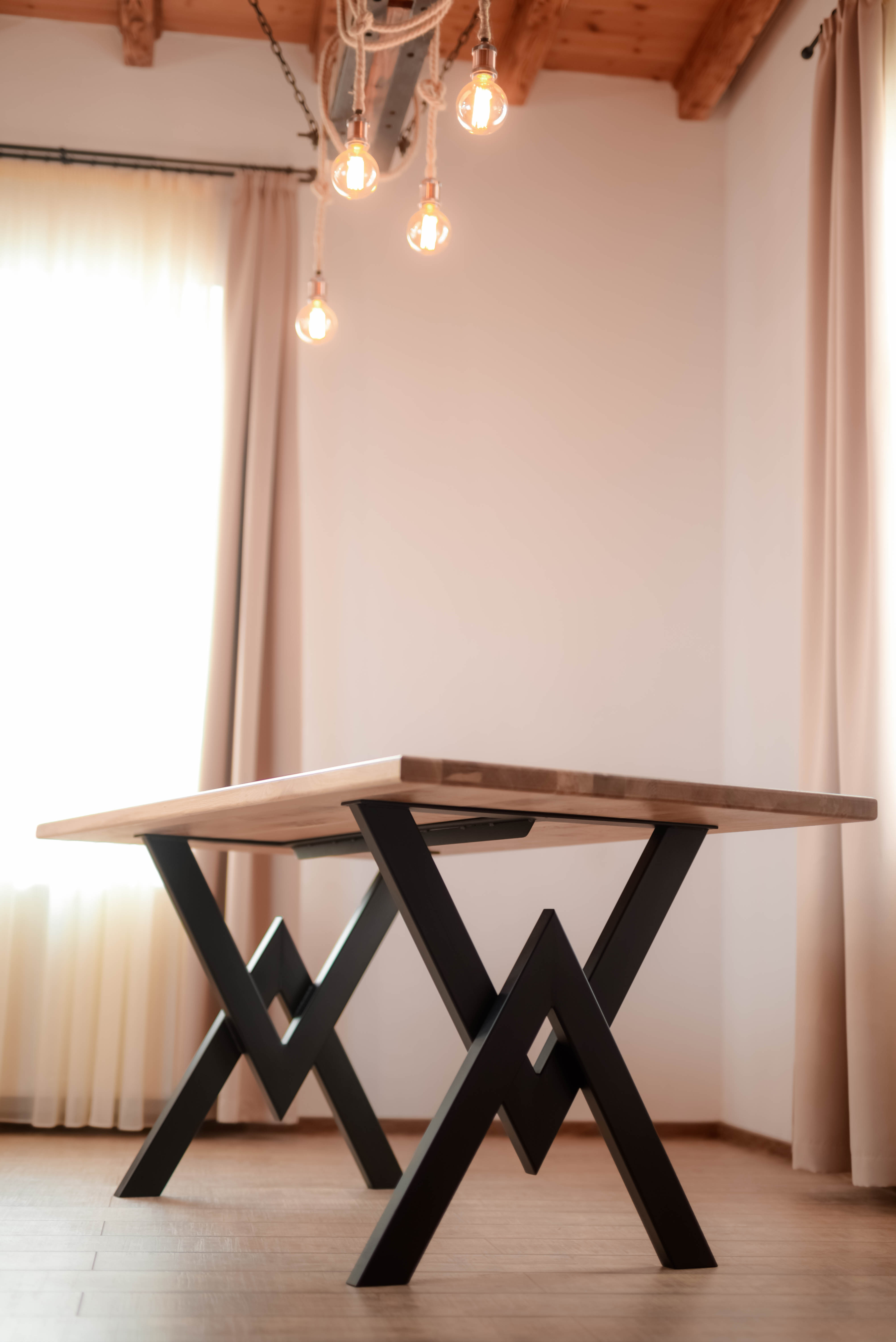 "Double A" asztal - masă - table