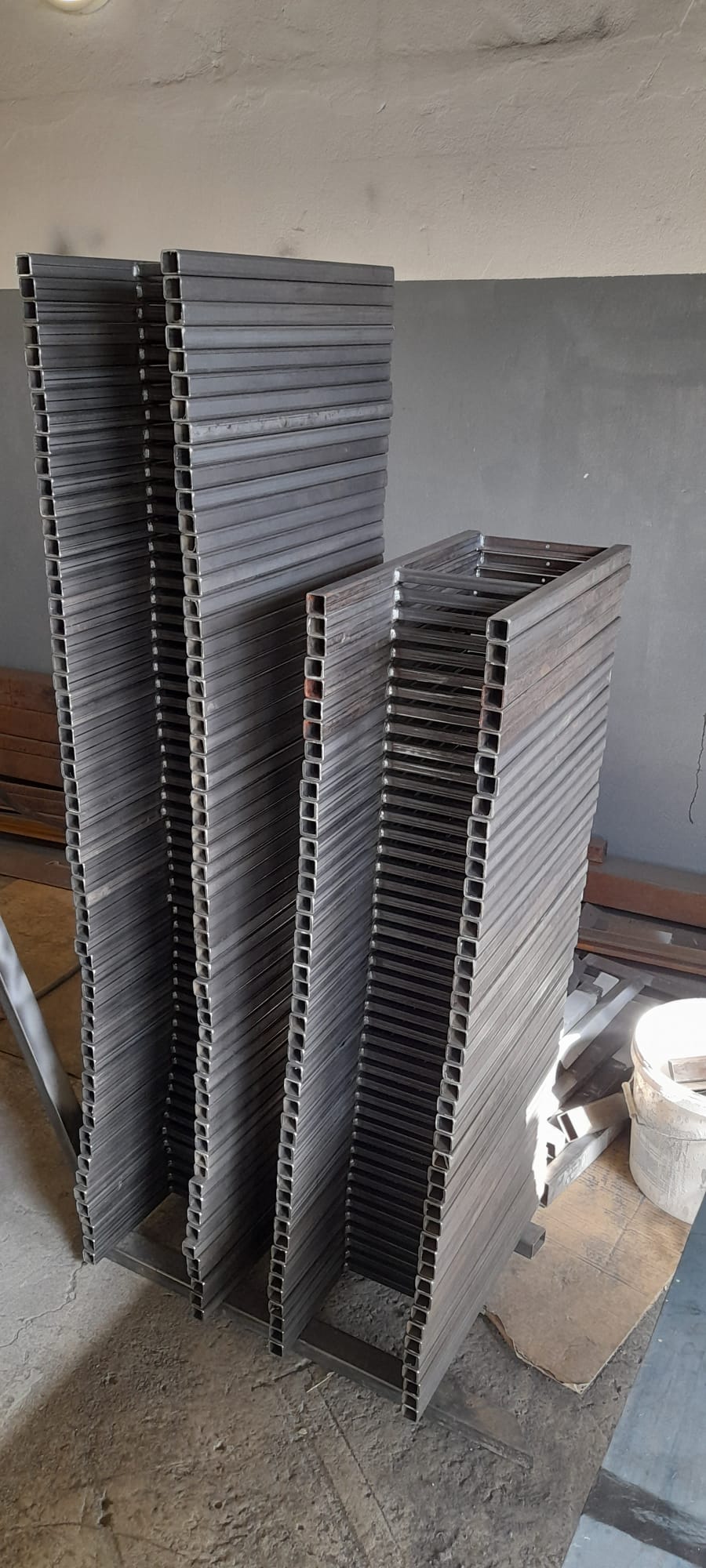 Kisméretű padok - Bănci mici - Small benches